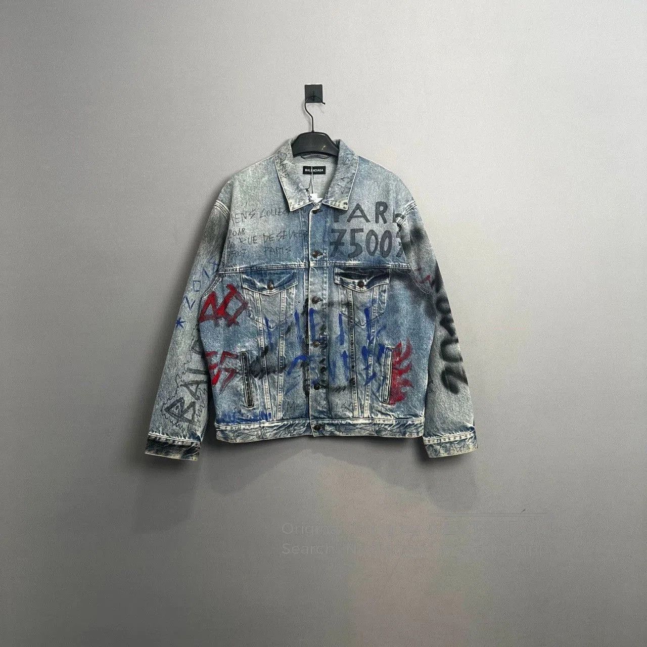 Balenciaga balenciaga graffiti print denim jacket size 48. Size US L / EU 52-54 / 3 - 1 Thumbnail