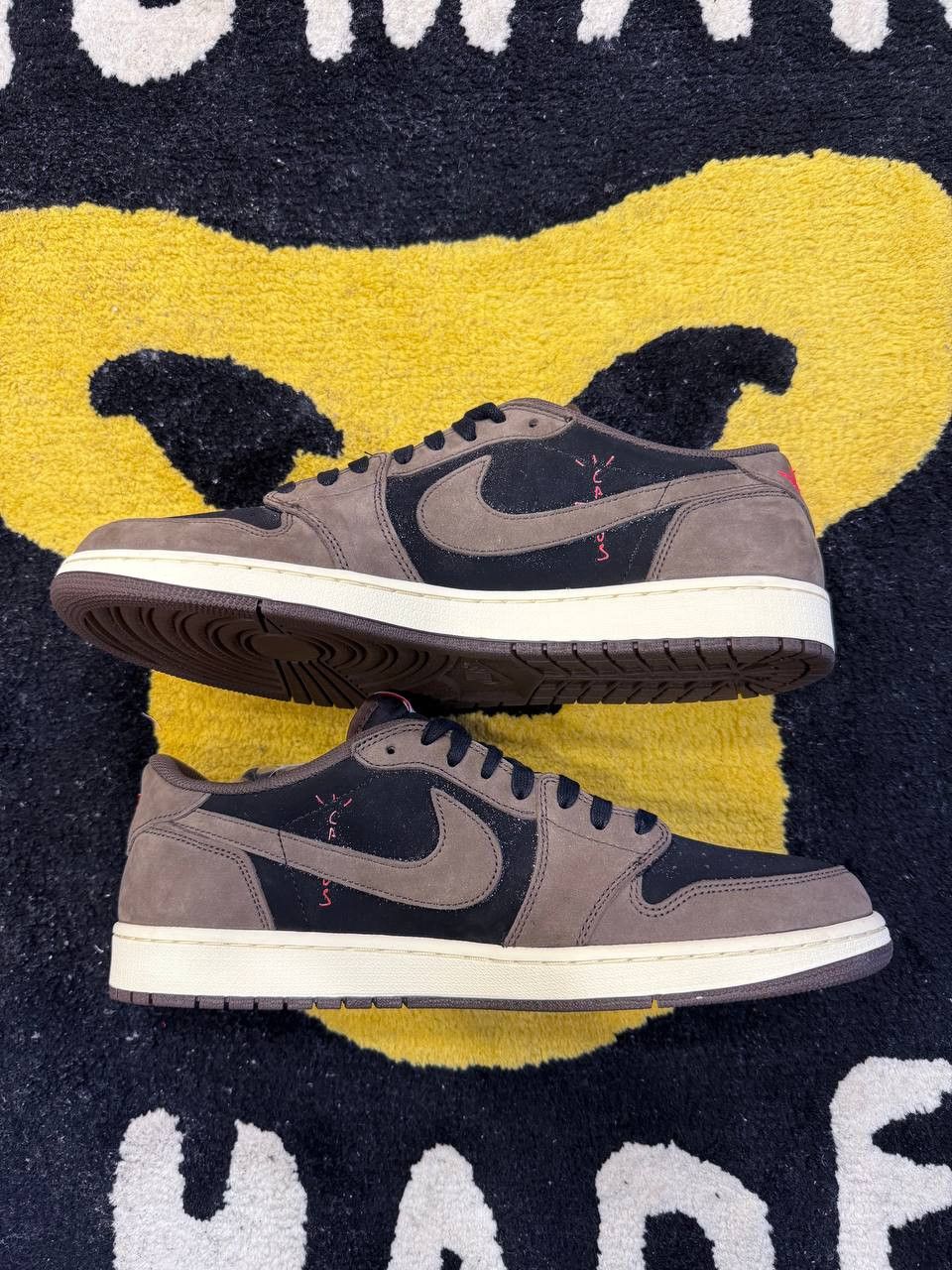 Nike × Travis Scott Jordan 1 Low OG SP Travis Scott Mocha (2019) CQ4277-001 Size US 14 / EU 47 - 3 Thumbnail