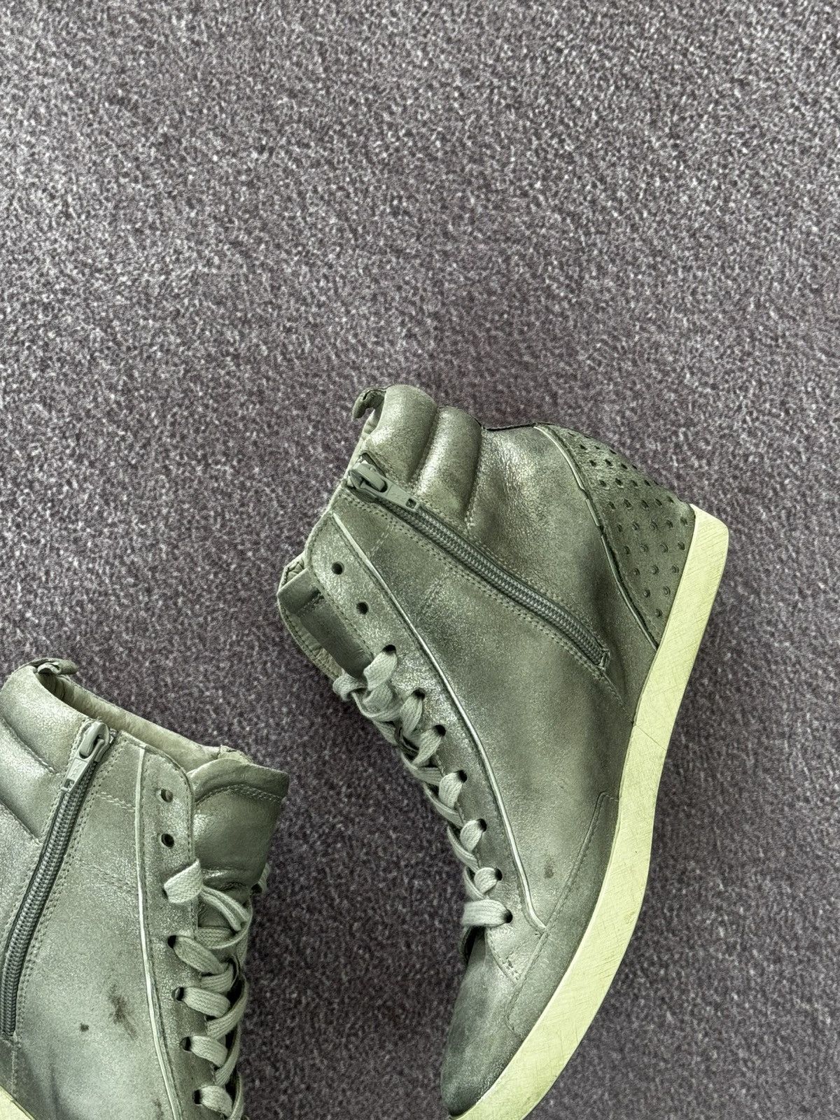 Vintage Y2K Aesthetic Glamour Star Logo High Top Sneakers Size US 6 / IT 36 - 8 Thumbnail