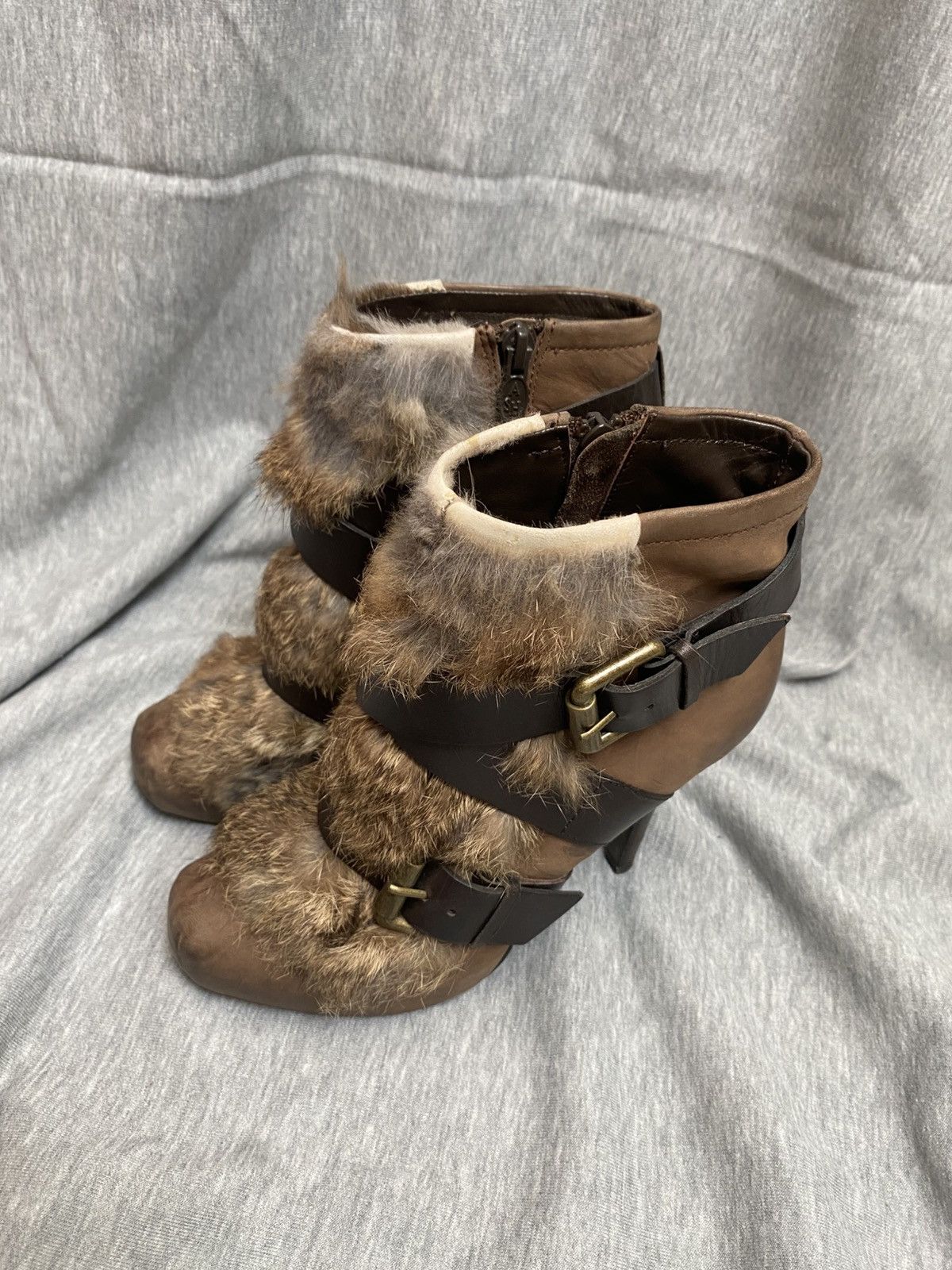 ASH High heels in genuine leather and furr bondage with buckles Size US 5 / IT 35 - 2 Thumbnail
