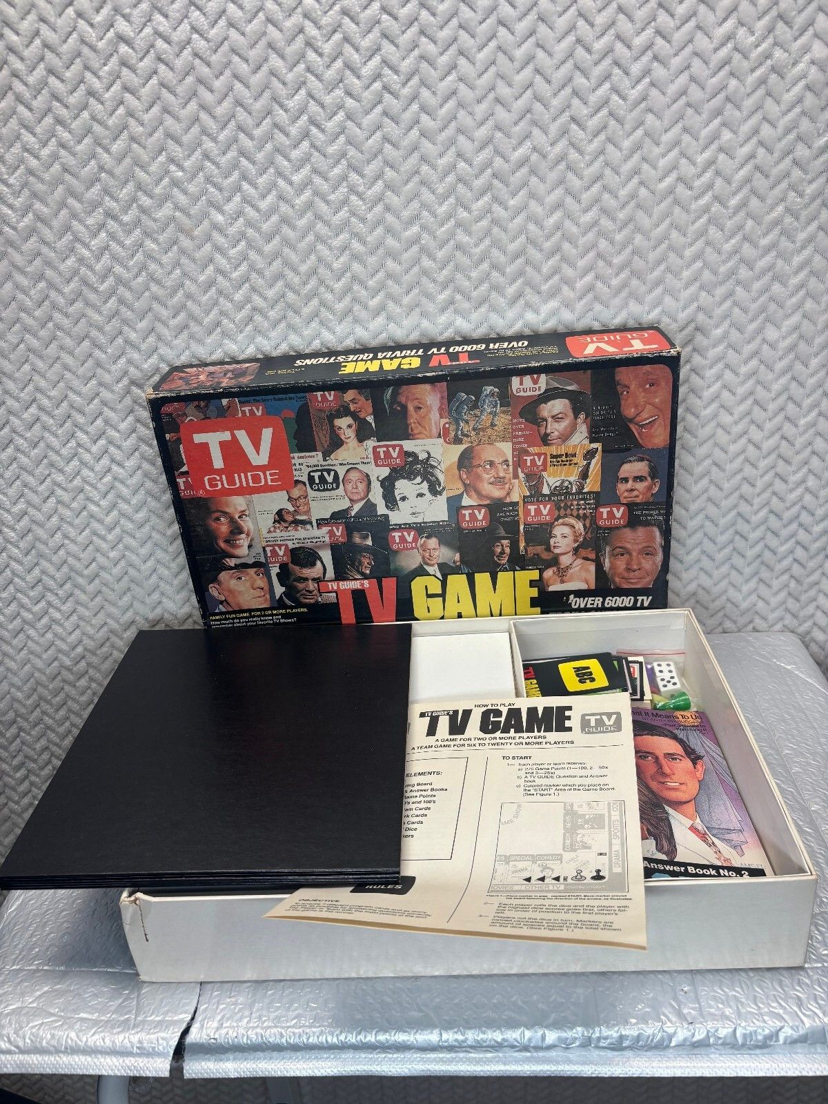 Vintage Tv Guide's Tv Game Board Game 1984 Complete With Box, Men's