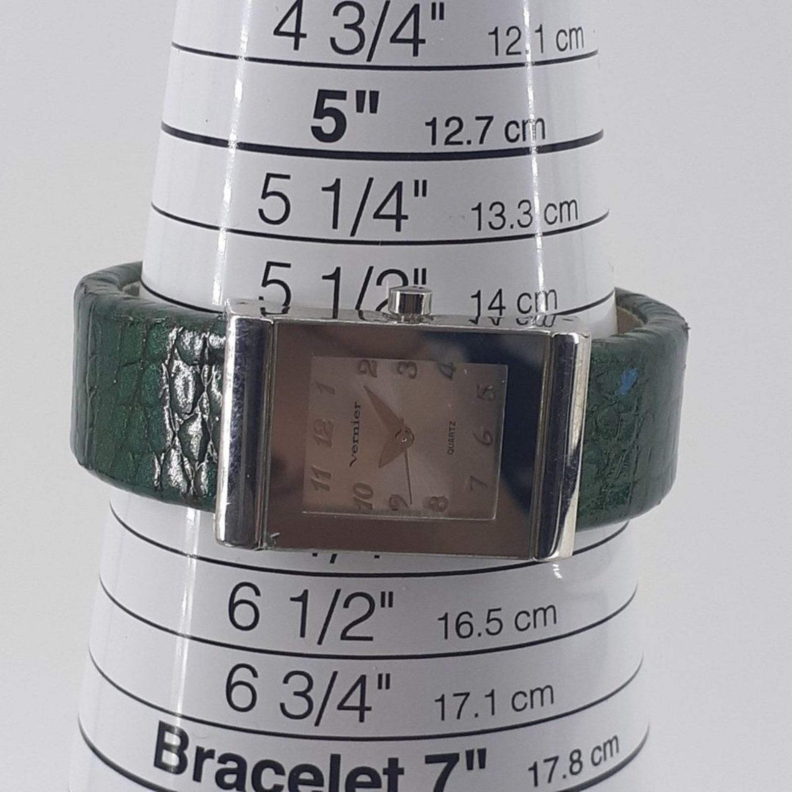 Vintage Vernier Women's Cuff Wristwatch Japan Movement Quartz #27830 Size ONE SIZE - 10 Thumbnail