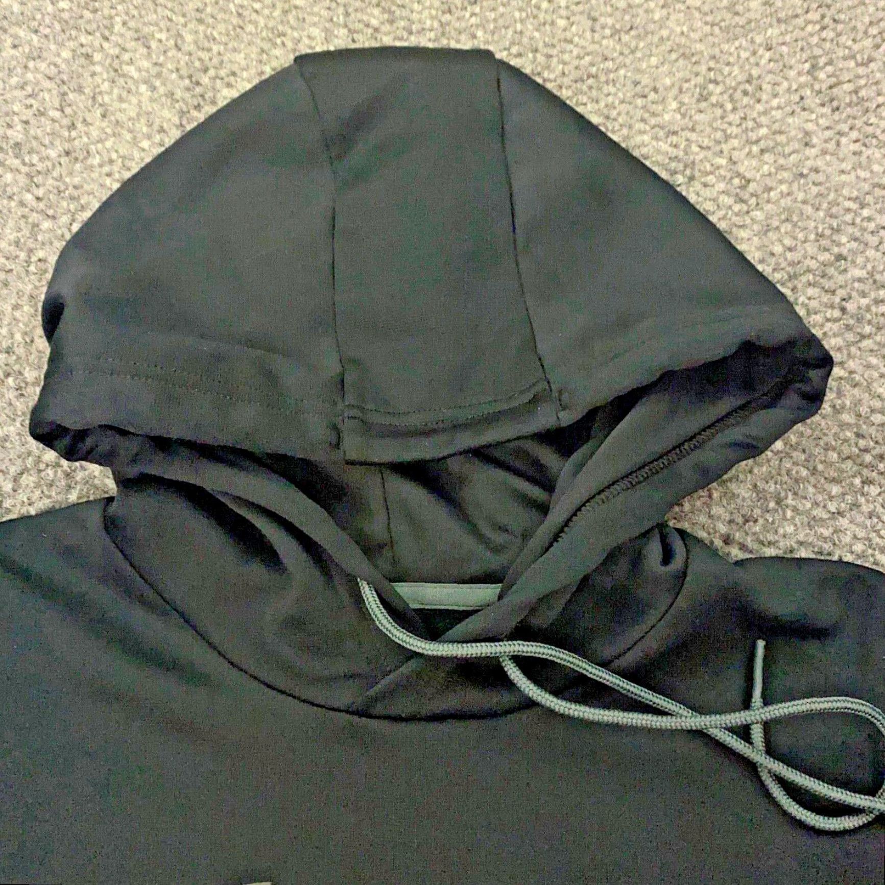 Under Armour Under Armour Hoodie Mens Large Black Pockets Sweatshirt ColdGear Knit Polyester Pullover Size US L / EU 52-54 / 3 - 4 Thumbnail