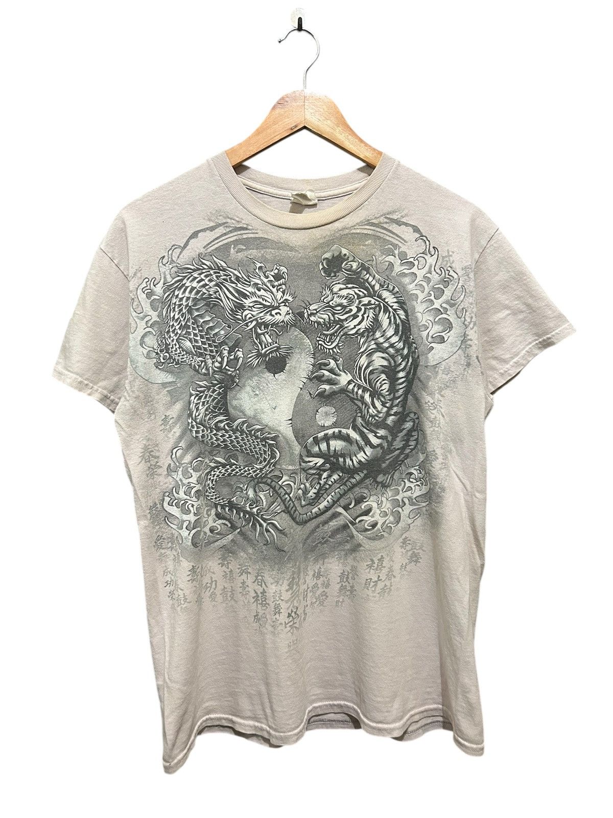 Japanese Brand × Vintage Vintage 90s tiger vs dragon Size US L / EU 52-54 / 3 - 1 Thumbnail