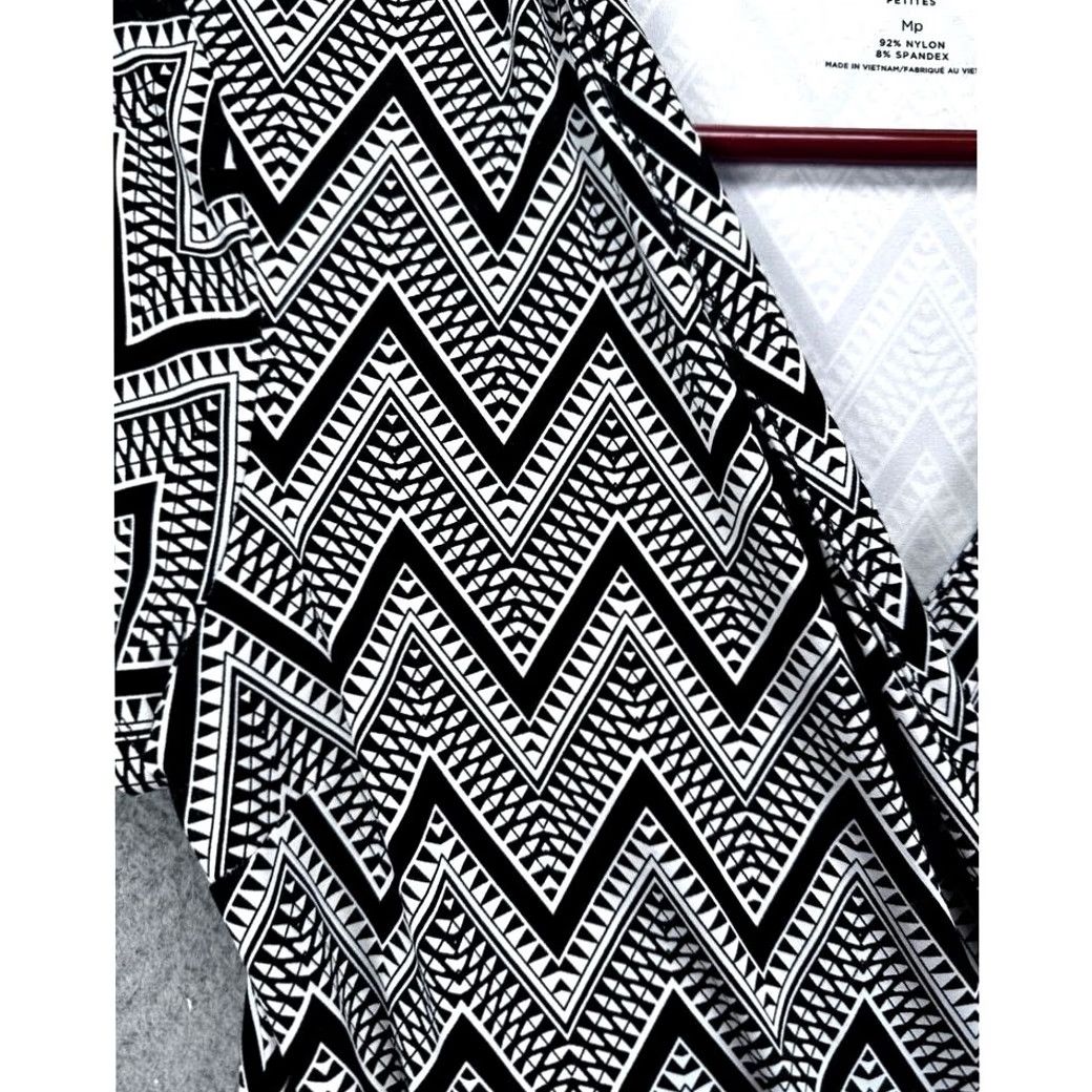 Talbots Talbots Wrap Dress Womens Medium Petite Black White Geometric Nylon Blend Ladies Geometric Pattern Short Sleeve V-Neck Pullover Casual Dress Size M / US 6-8 / IT 42-44 - 3 Thumbnail