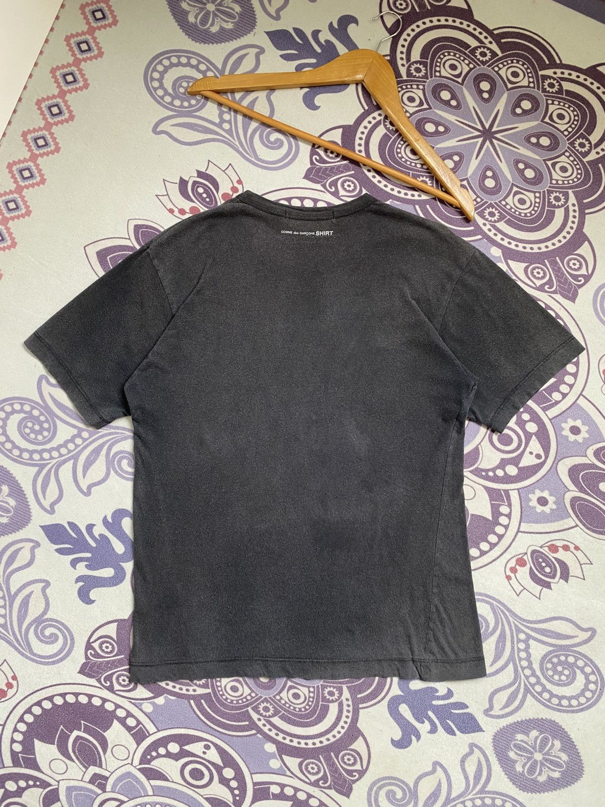 Comme des Garcons Rare🔥CDG Faded Shirt Big Logo Spell Out Size US M / EU 48-50 / 2 - 9 Thumbnail