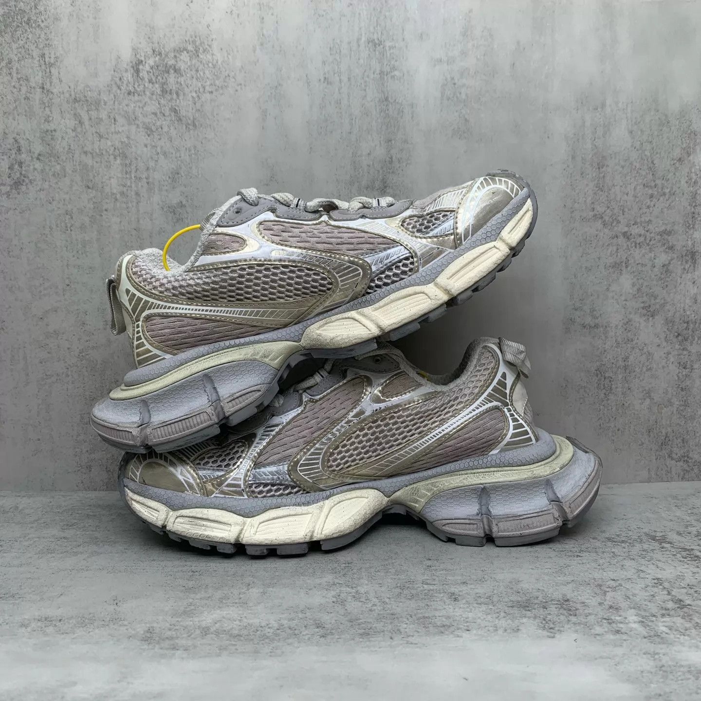 Balenciaga Balenciaga Beige Washed Dad Sneakers 37 Size US 6.5 / IT 36.5 - 3 Thumbnail