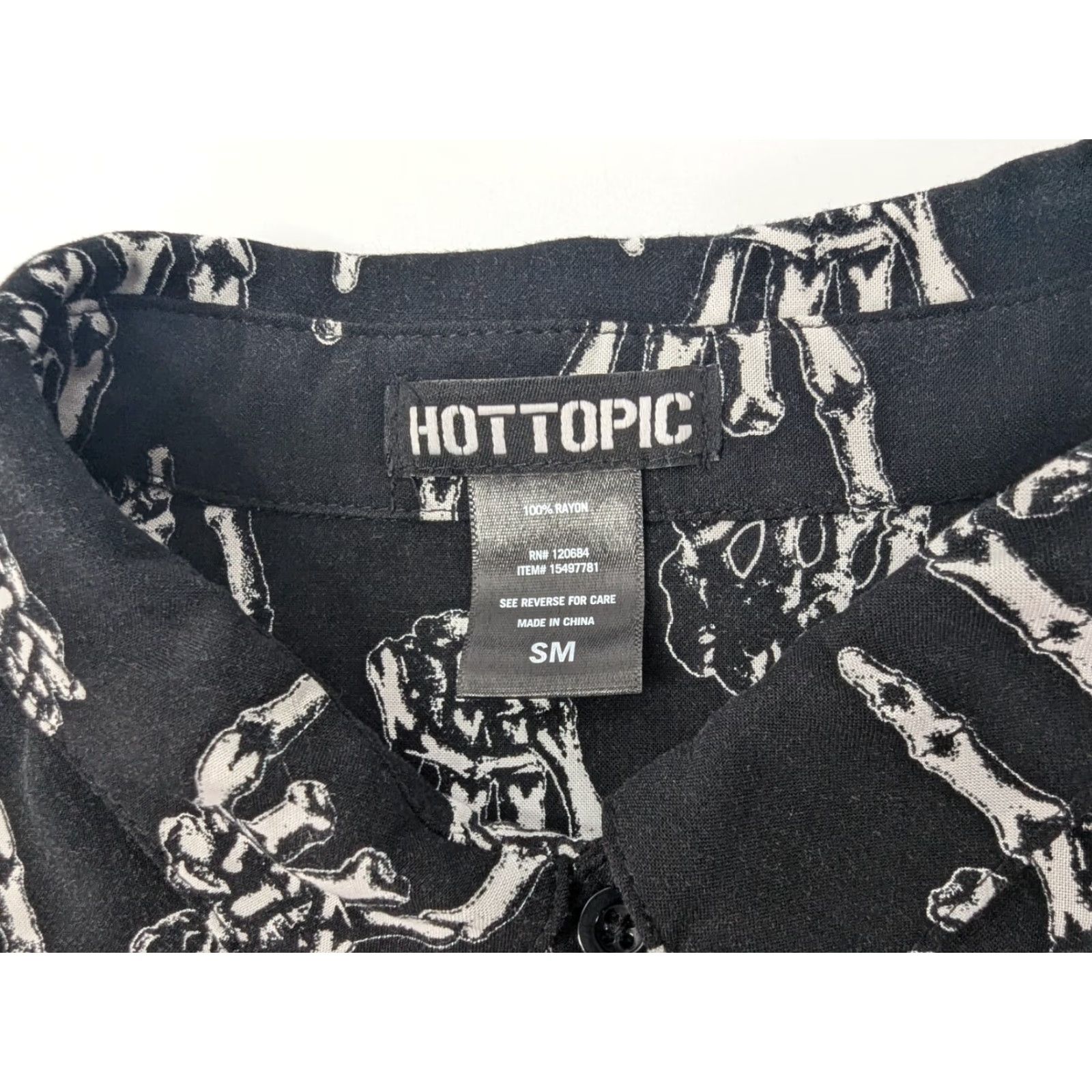 Hot Topic Hot Topic Shirt Men's Small Black Skeleton Hands Button Short Sleeve Gothic Size US S / EU 44-46 / 1 - 6 Thumbnail