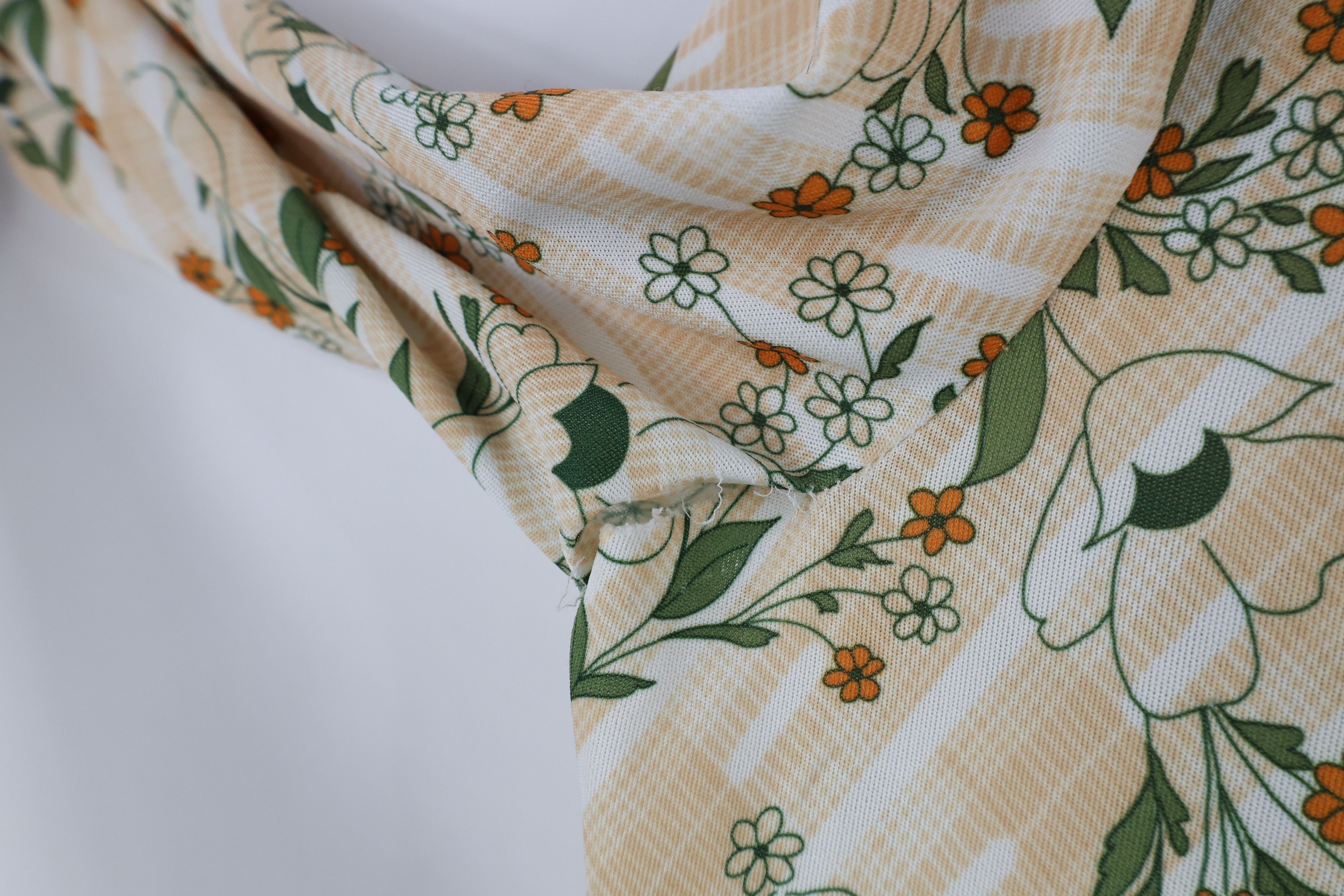 Vintage Vintage 70s Mid Century Modern MCM Flower Knit Shirt USA Size L / US 10 / IT 46 - 5 Thumbnail