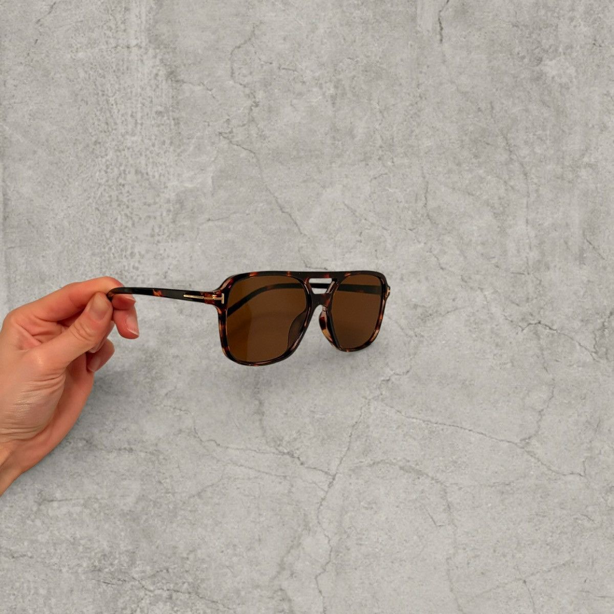 Japanese Brand Aviator sunglasses in brown tortoise shell frame. One size Size ONE SIZE - 1 Thumbnail