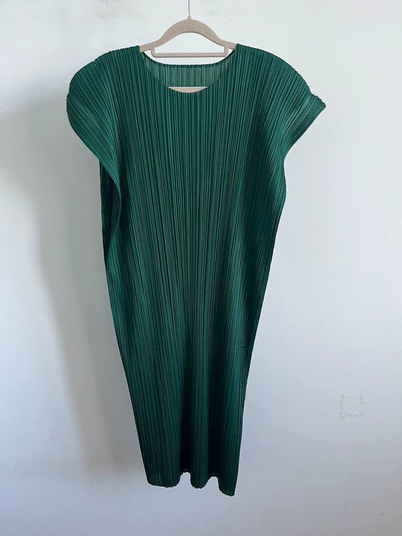 Issey Miyake Issey Miyake size:2 Green pleated dress Size S / US 4 / IT 40 - 1 Thumbnail