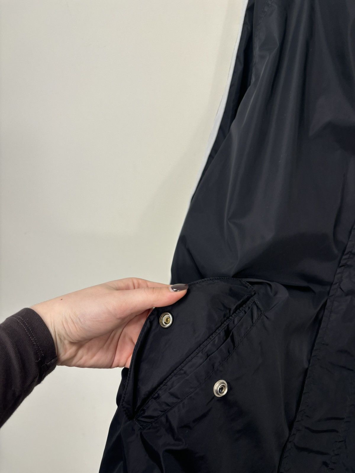 Nike Vintage 90s Nike Y2K Swoosh Retro Hype Full Zip Nylon Jacket Size US L / EU 52-54 / 3 - 8 Thumbnail