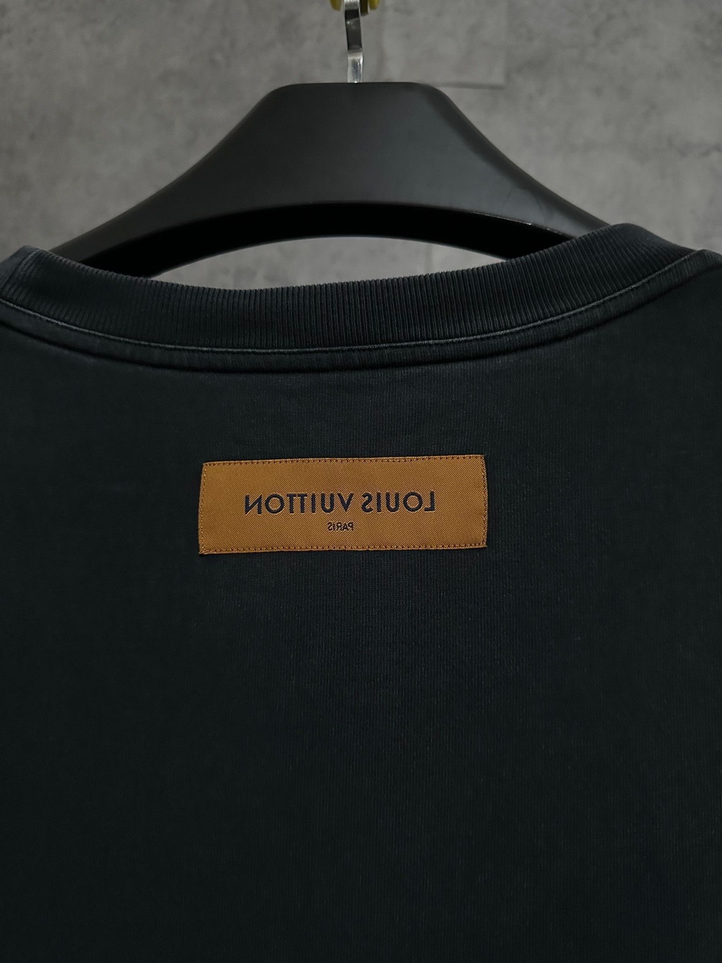 Louis Vuitton LV Logo Short Sleeve T-Shirt Size US XL / EU 56 / 4 - 2 Thumbnail