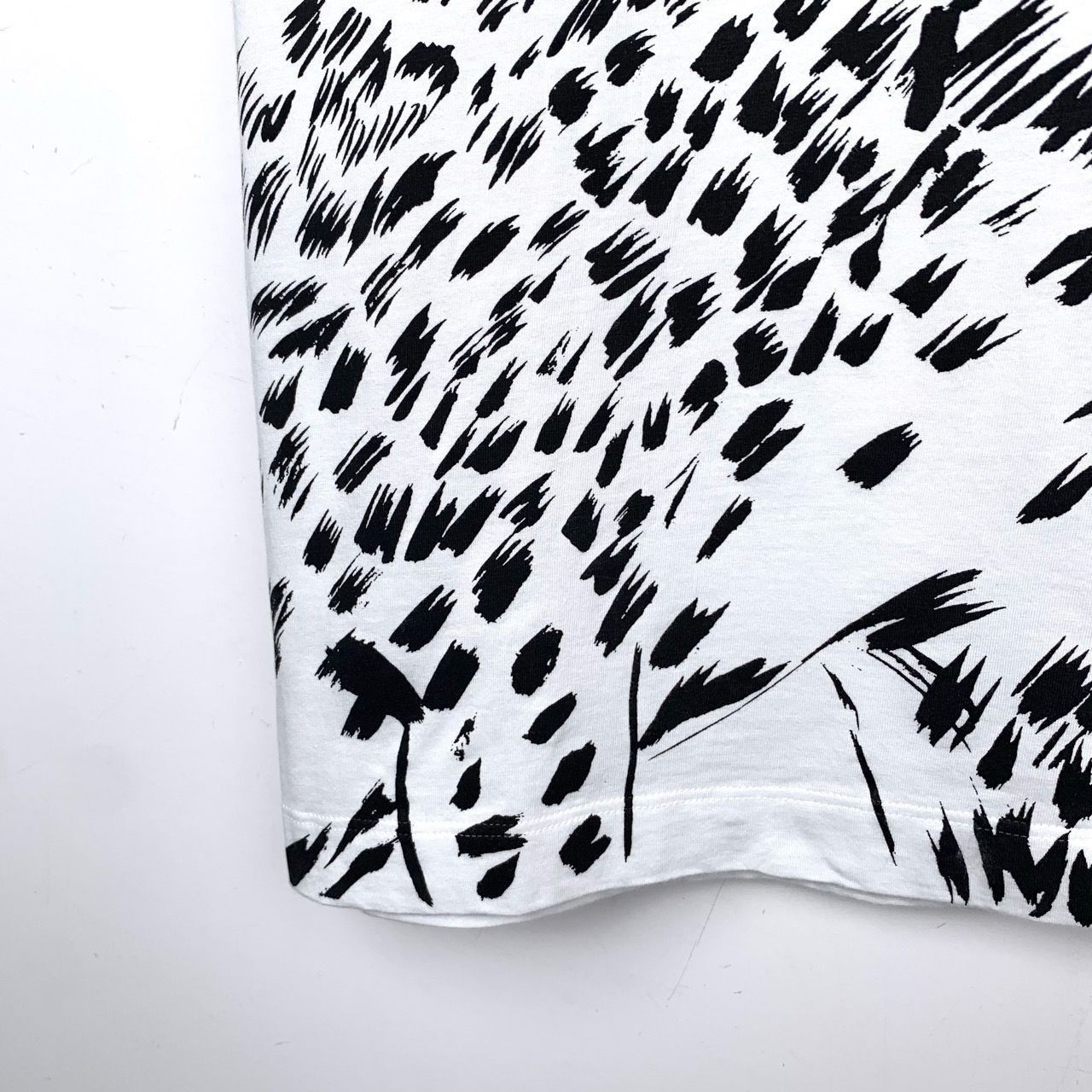 Dior Dior Mens White Leopard Print Graphic T-Shirt M Cotton Size US M / EU 48-50 / 2 - 4 Thumbnail