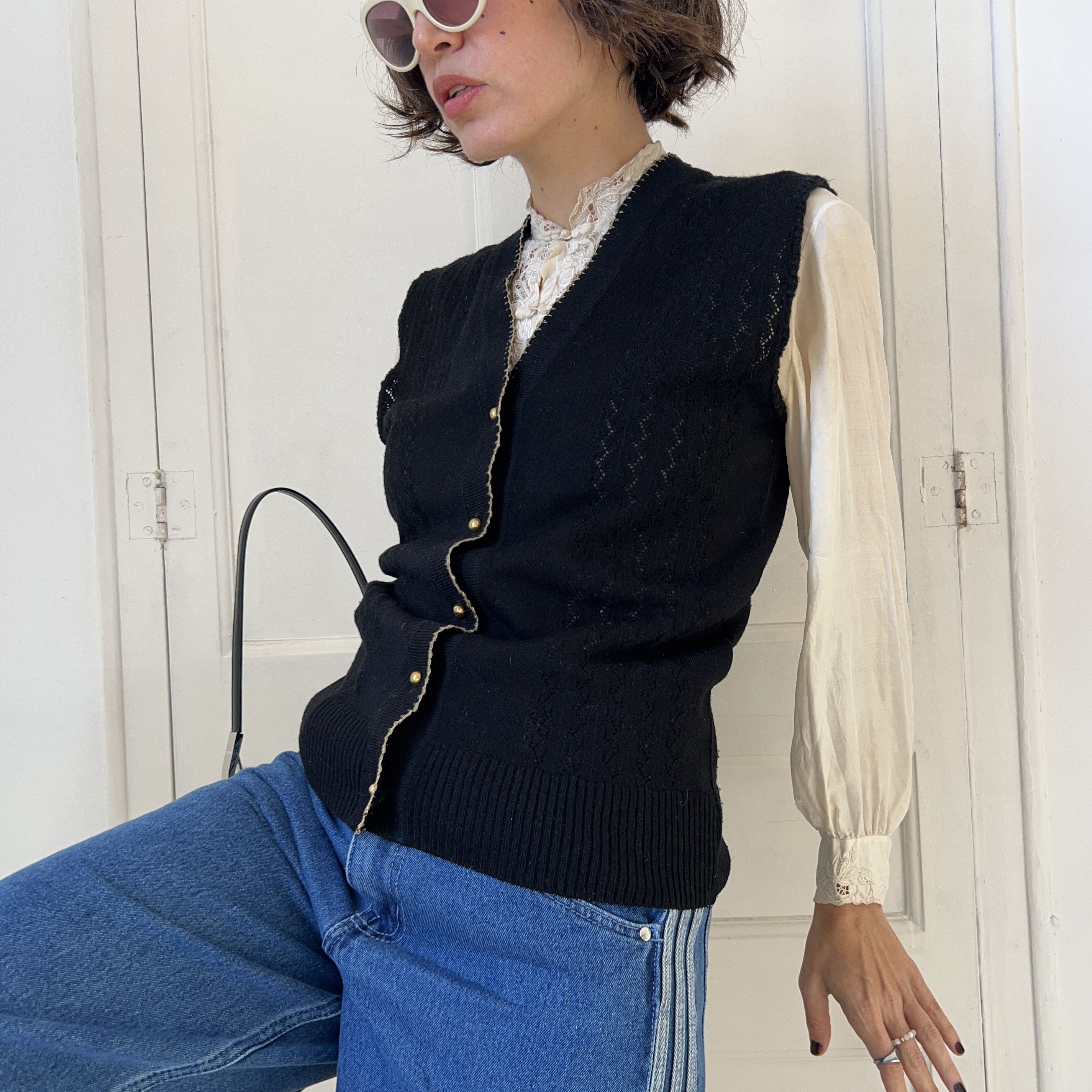Vintage Vintage Black Knit Sweater Vest with Gold Buttons Size M / US 6-8 / IT 42-44 - 7 Thumbnail