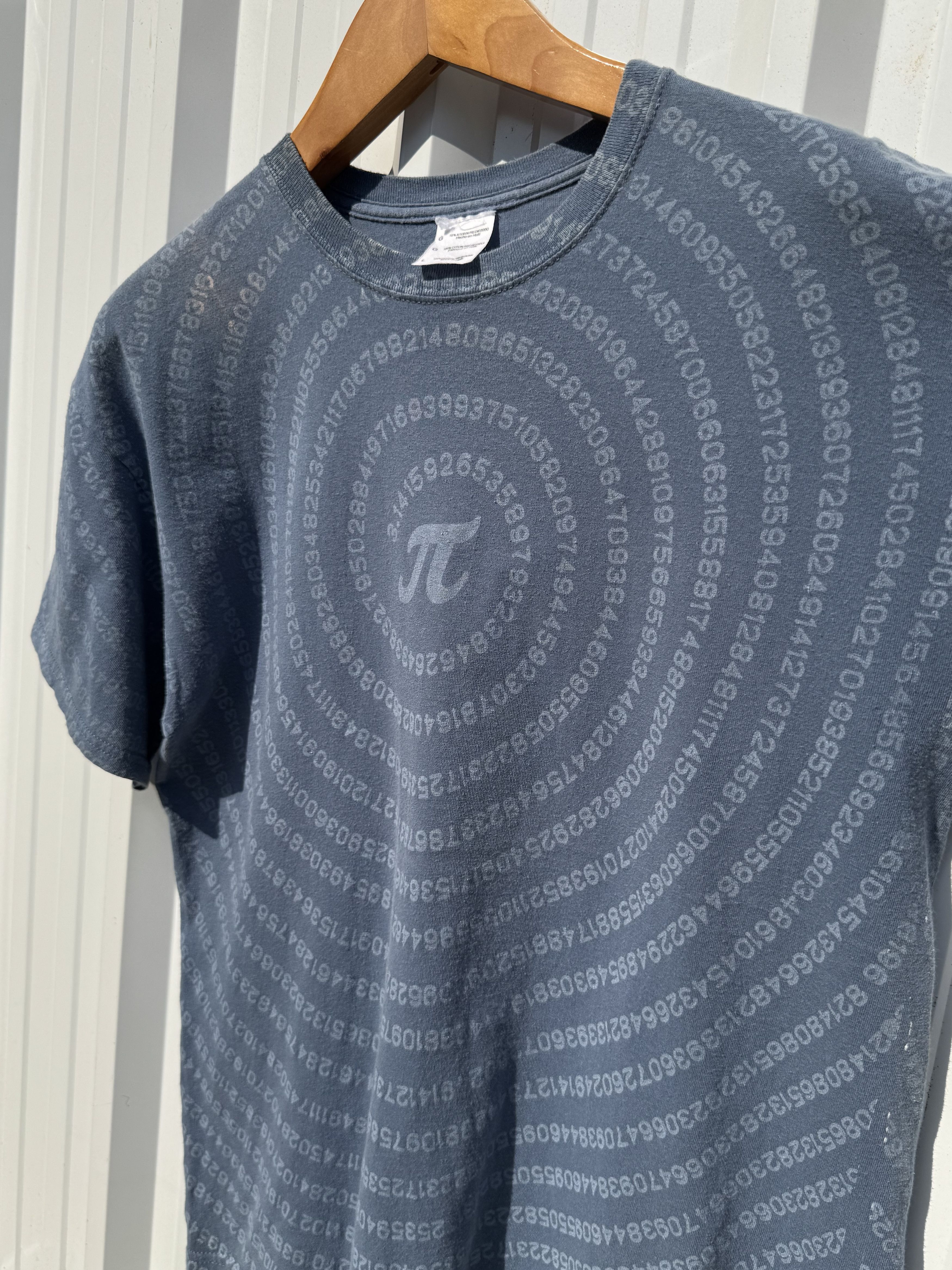 Vintage 💥Vintage 3.14 Spiral pi all over print 00s T-shirt Size US L / EU 52-54 / 3 - 4 Thumbnail