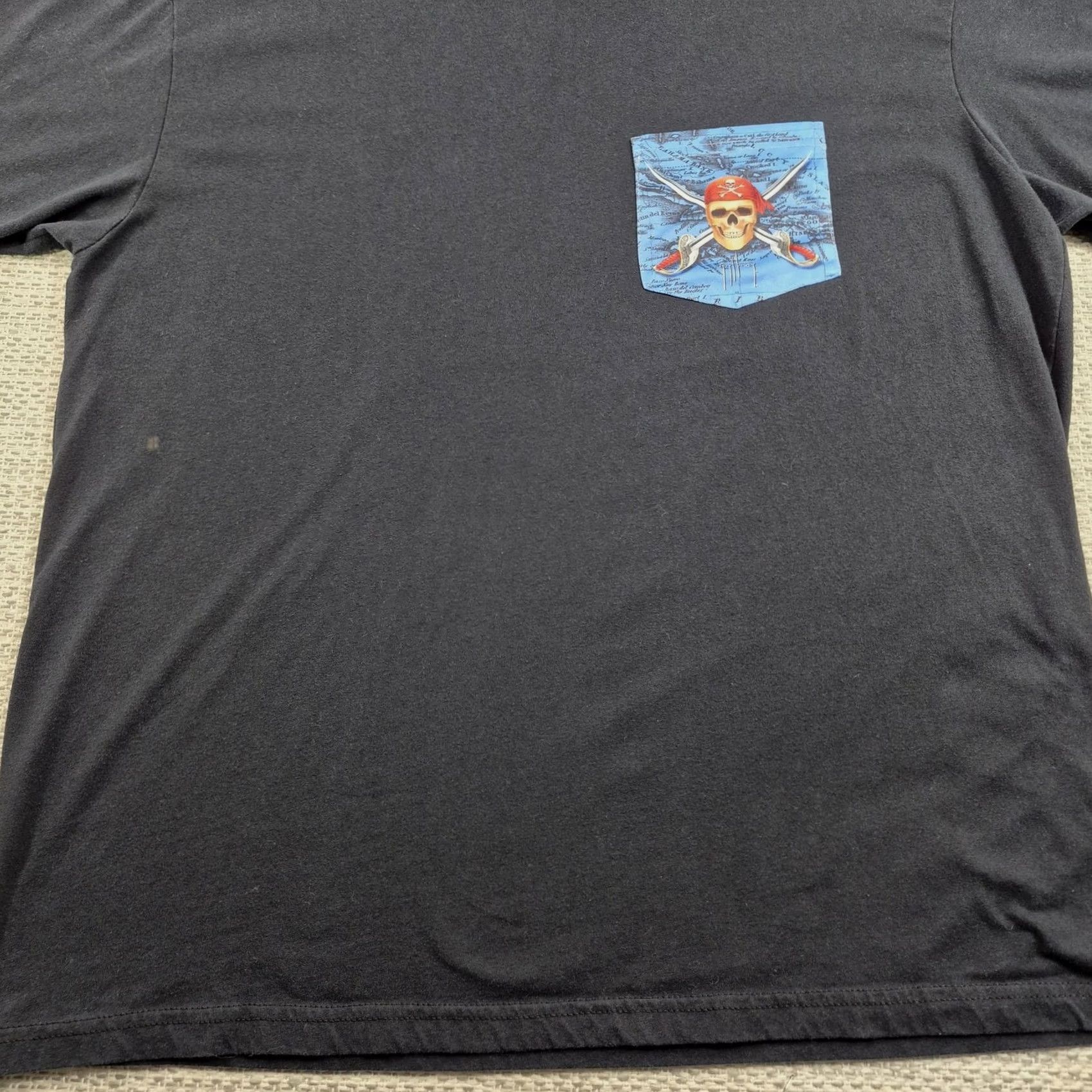 Guy Harvey Guy Harvey T Shirt Mens XL Black Pirate Skull Pocket Graphic Tee Cayman Islands Size US XL / EU 56 / 4 - 4 Thumbnail