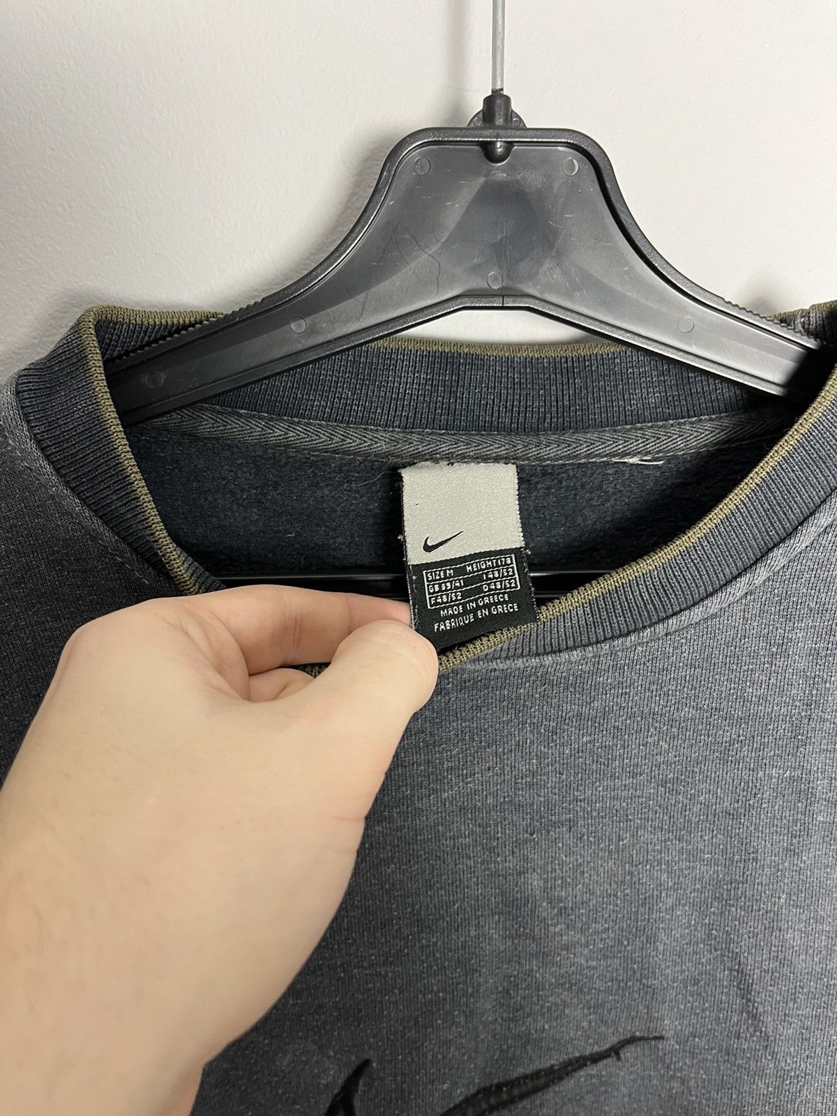 Nike × Vintage Vintage Nike distressed thrashed crewneck sweatshirt y2k Size US M / EU 48-50 / 2 - 3 Thumbnail