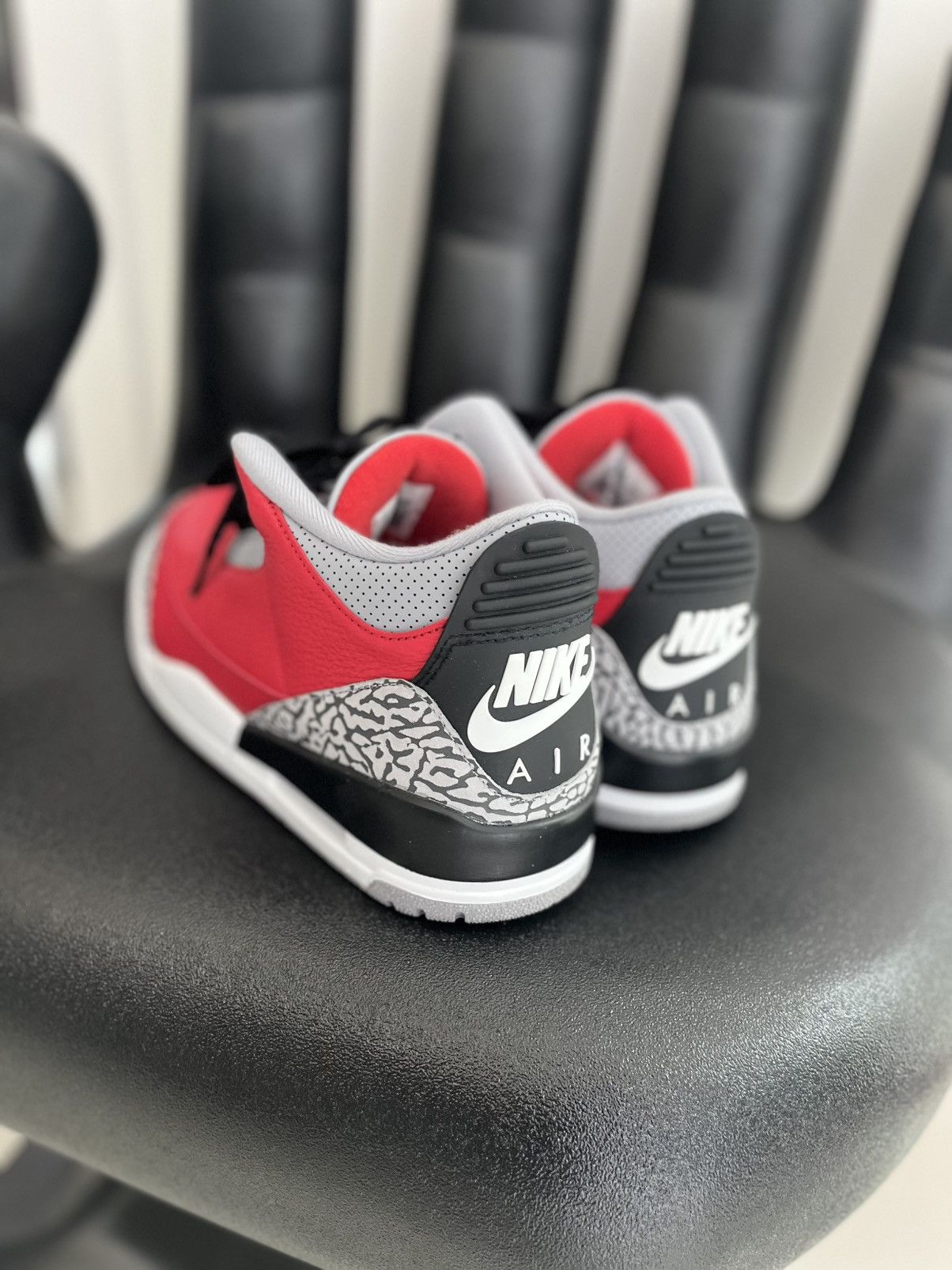 Jordan Brand Fire red cement grey rouge feu Size US 12 / EU 45 - 3 Thumbnail