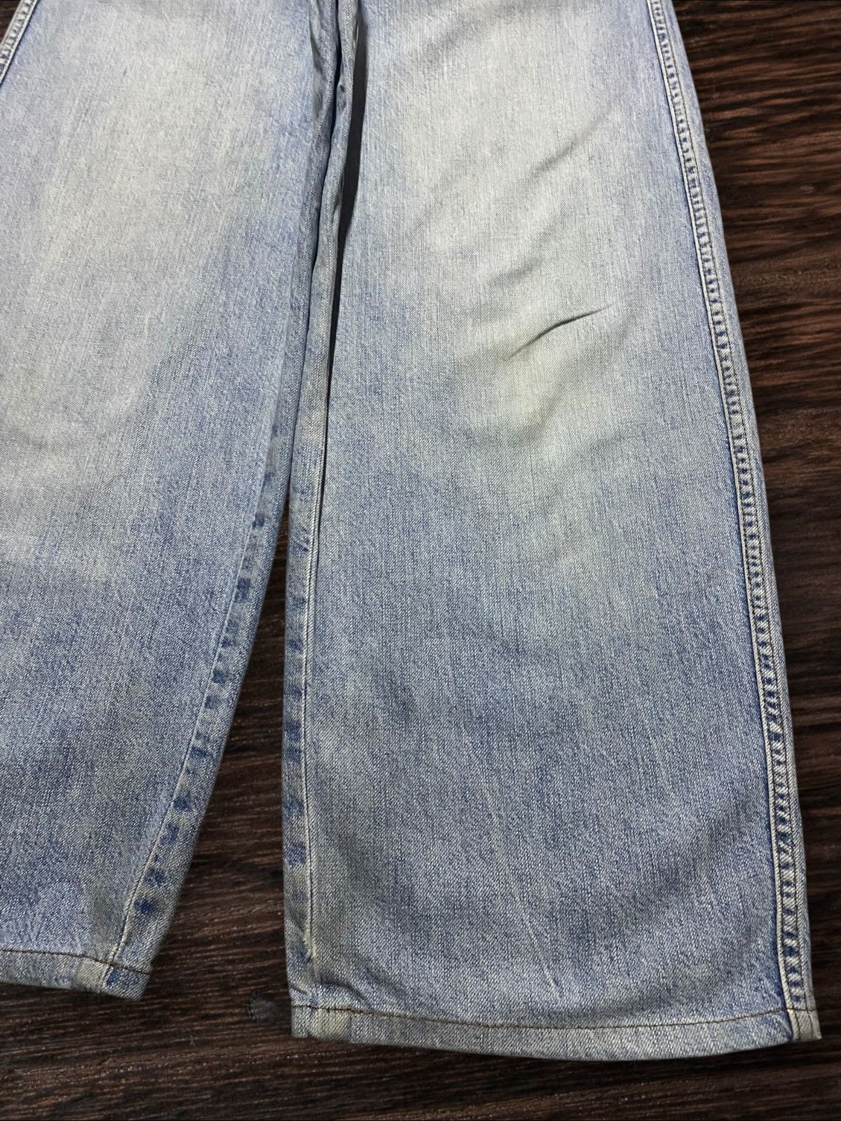 Uniqlo Vintage Uniqlo Light Wash Super Baggy Jeans Size 26" / US 2 / IT 38 - 8 Thumbnail
