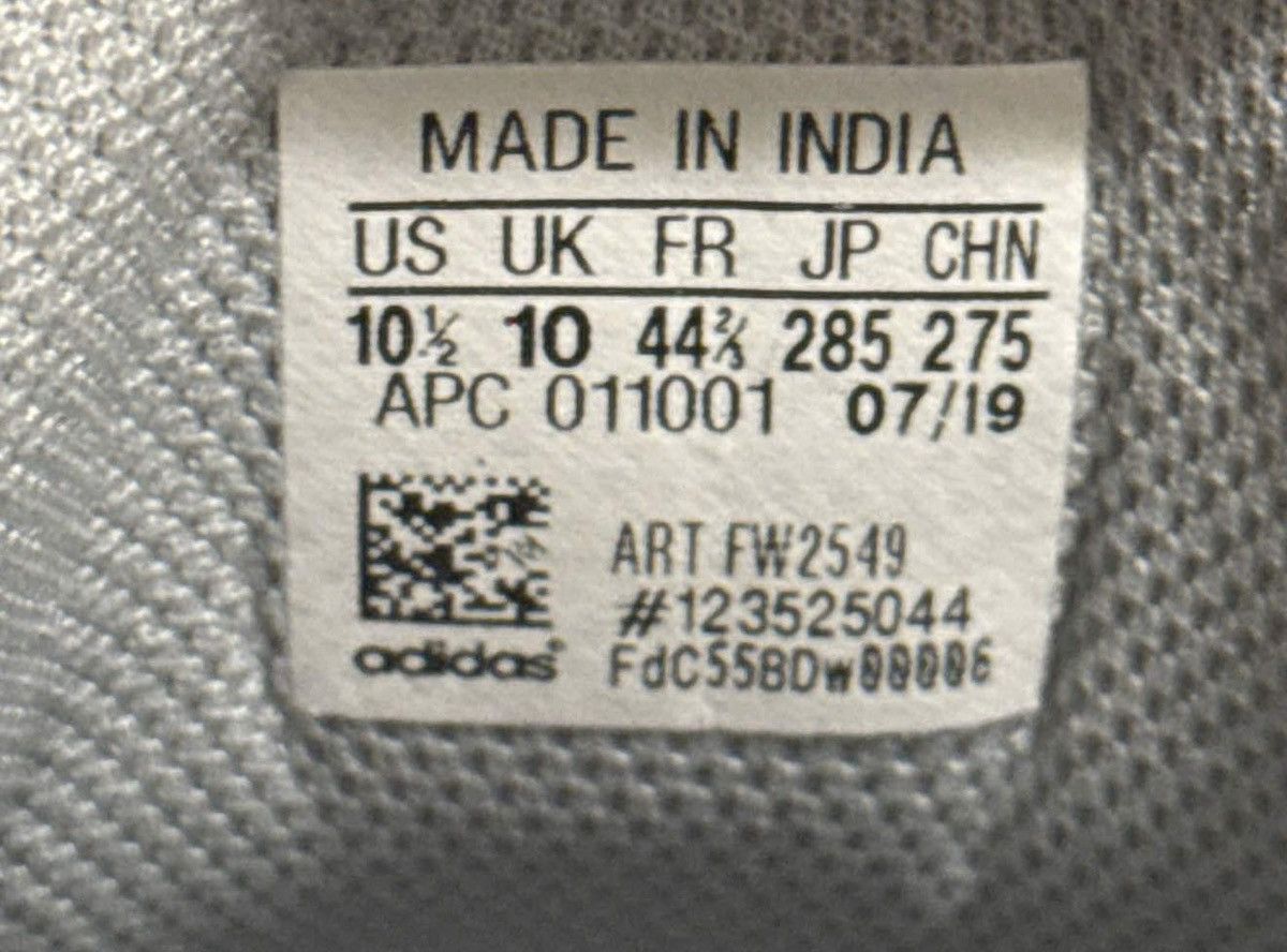 Adidas Yeezy 700 v2 Inertia Size US 10.5 / EU 43-44 - 6 Thumbnail
