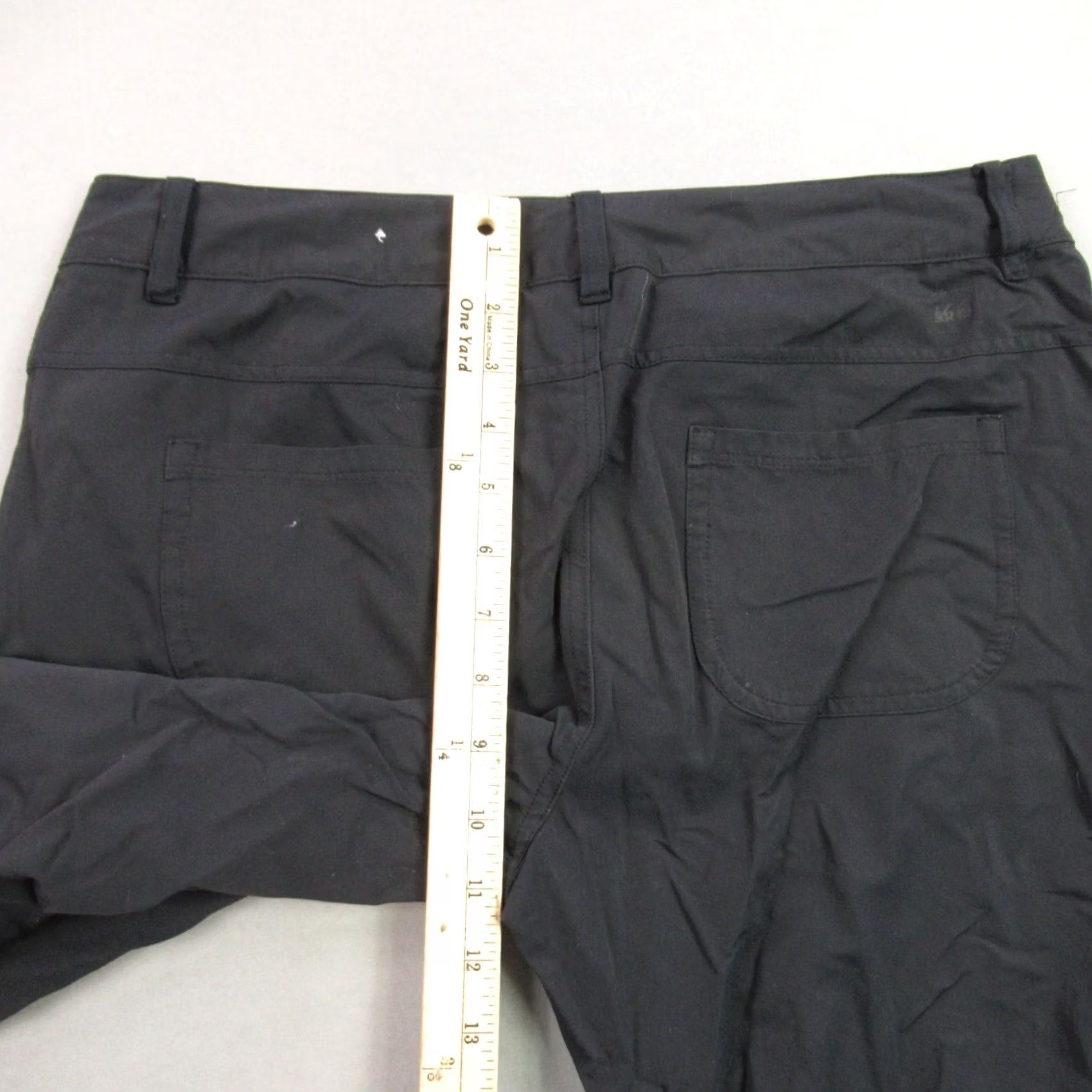Vintage REI Pants Womens 10 Black Stretch Lightweight Straight Leg Long Capri Size 32" / US 10 / IT 46 - 7 Thumbnail