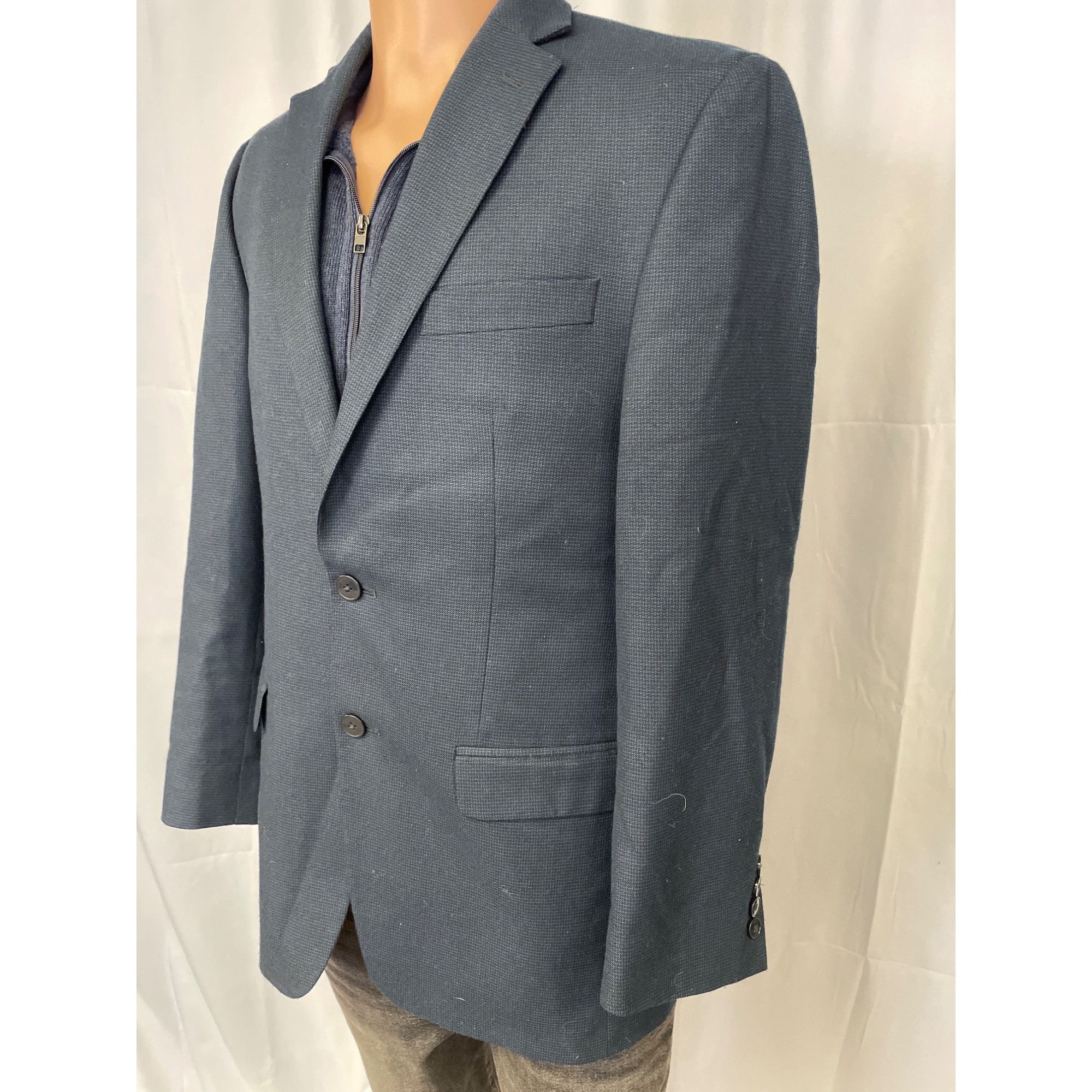 Calvin Klein Calvin Klein Men's Blue Blazer 2 button Closure Size 38R SKU Size 38R - 2 Thumbnail