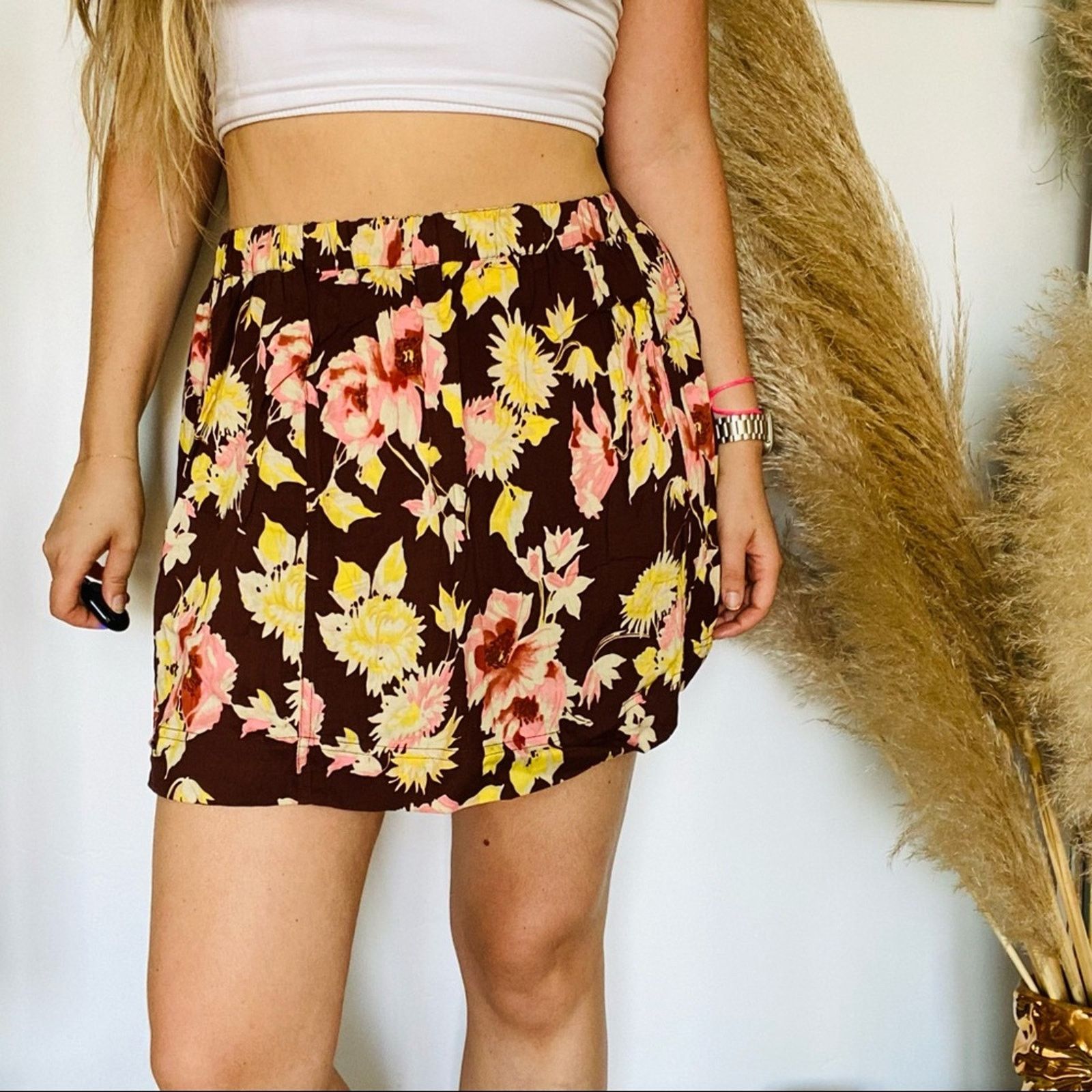 Vintage VINTAGE Y2K Brown Pink Floral Mini Skirt High Or Low Rise Size 30" / US 8 / IT 44 - 3 Thumbnail