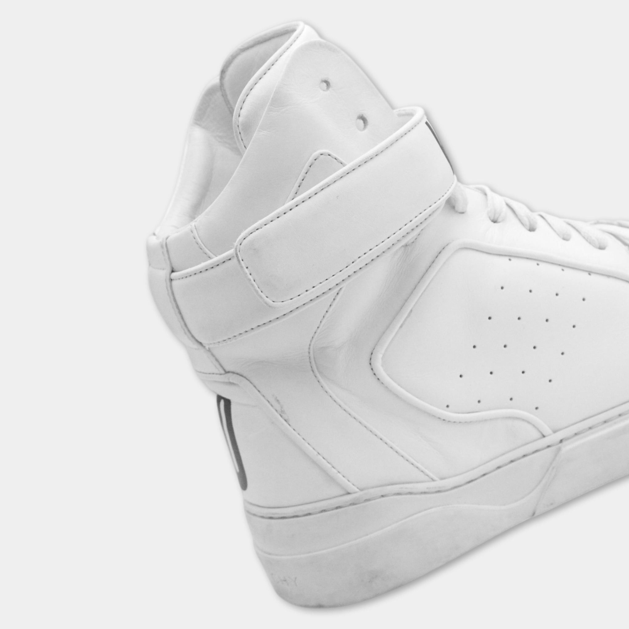 Givenchy Givenchy "Why Me?" Chris Lee Tyson Sneakers Size XS / US 0-2 / IT 36-38 - 2 Thumbnail