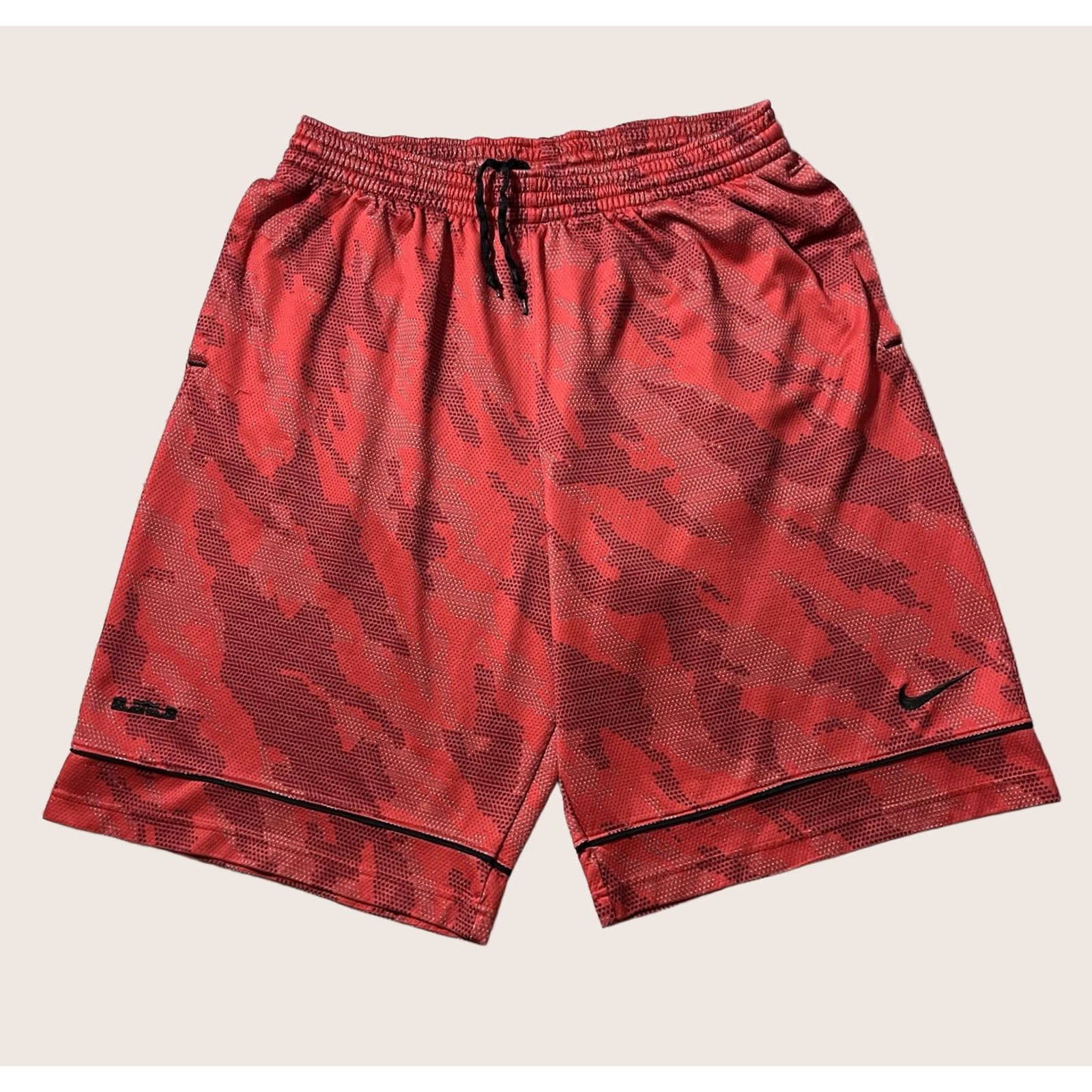 Nike VINTAGE Nike Basketball Shorts Mens L Red Geometric Drawstring Training Athletic 90s Sports Logo Mens Size US 33 - 1 Thumbnail