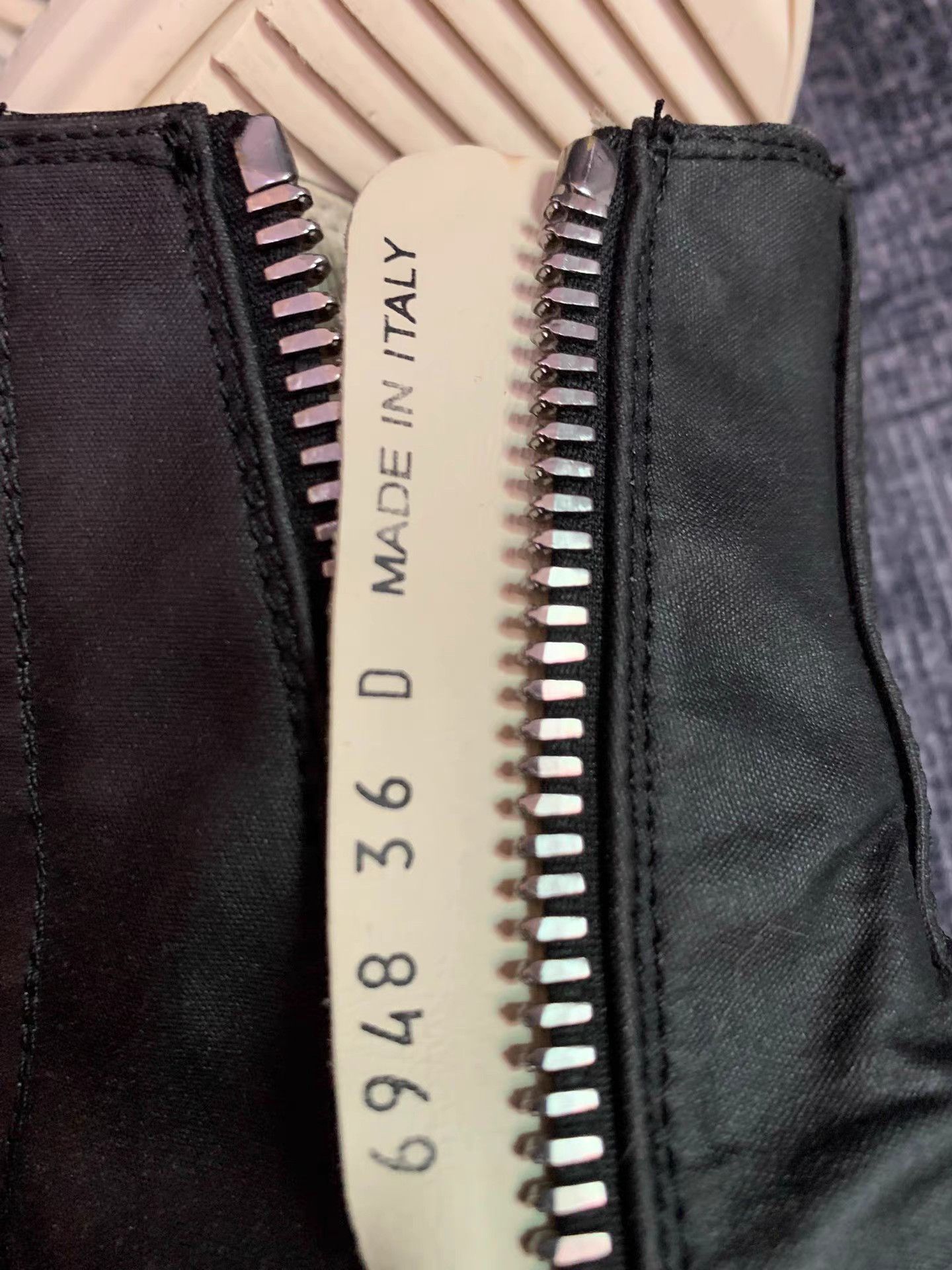 Rick Owens Rick Owens DRKSHDW Waxed Turbo Cyclops Size US 6 / IT 36 - 6 Thumbnail