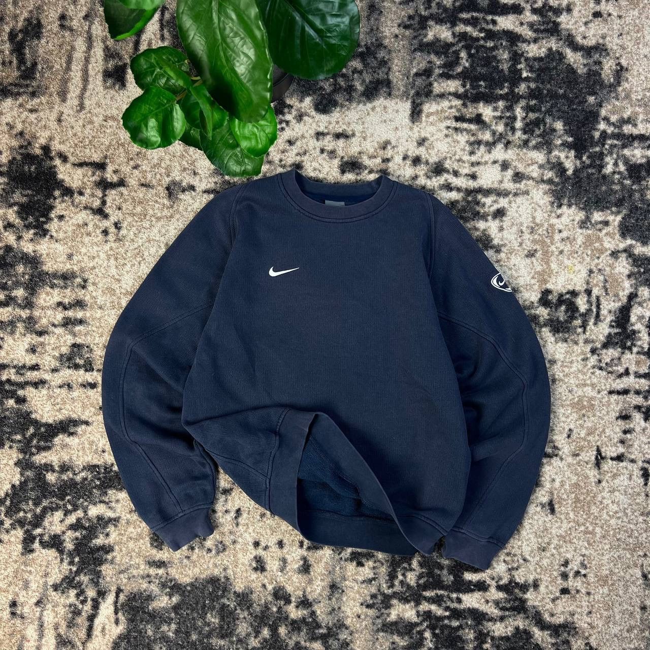 Nike Nike Mini Logo Vintage Y2K Oversized Sweatshirt Size US S / EU 44-46 / 1 - 1 Thumbnail