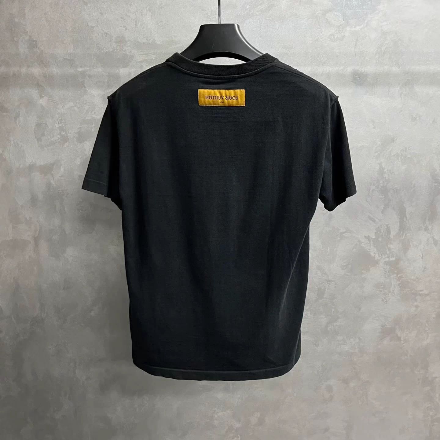 Louis Vuitton Louis Vuitton Black Logo Crewneck Short Sleeve T-Shirt Size US S / EU 44-46 / 1 - 2 Thumbnail