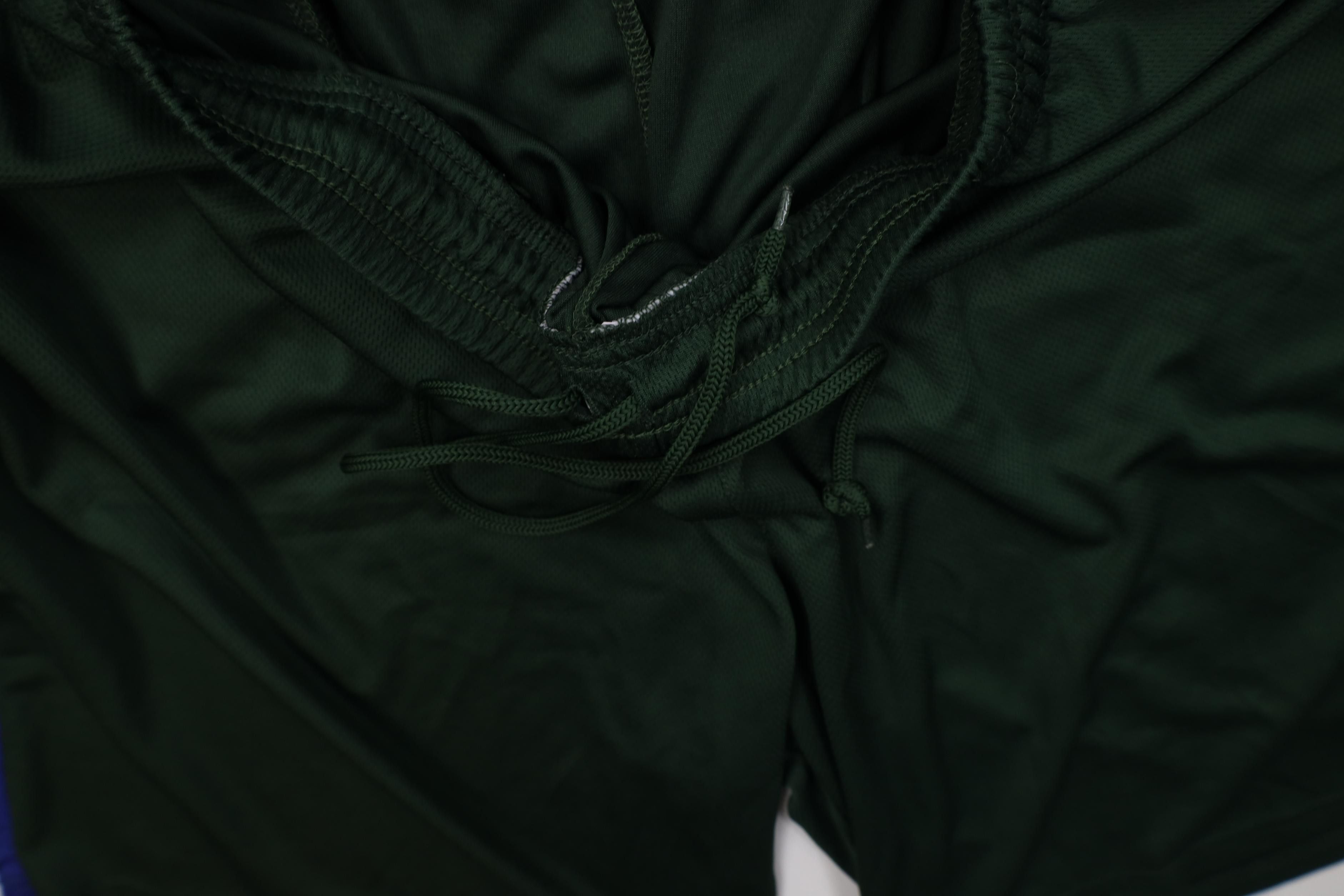 Majestic Vintage Majestic Above Knee Milwaukee Bucks Shorts Size US 42 / EU 58 - 7 Thumbnail