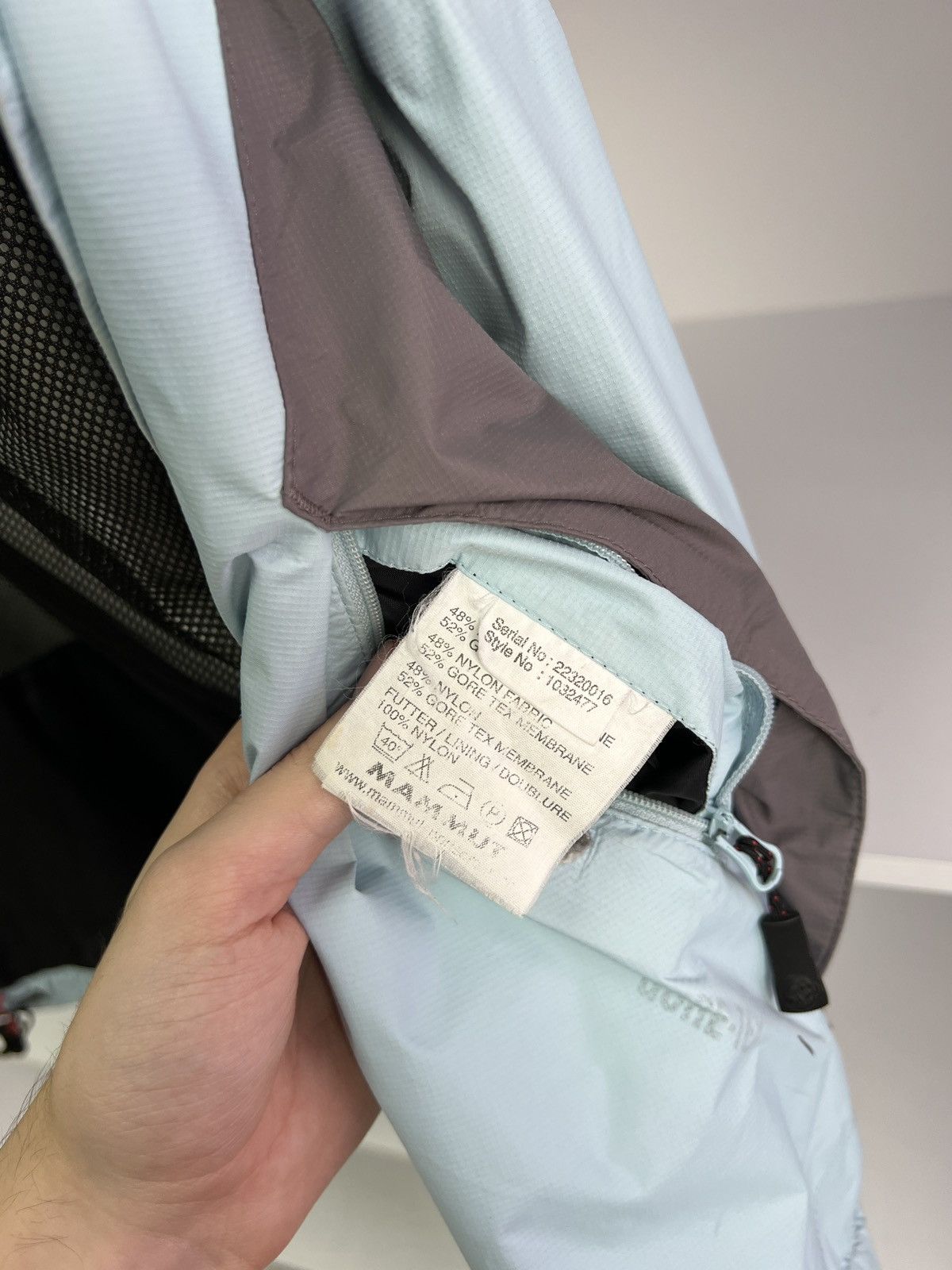 Mammut × Vintage Vintage MAMMUT GORE-TEX Light Blue Hooded women’s Jacket Size S / US 4 / IT 40 - 19 Thumbnail