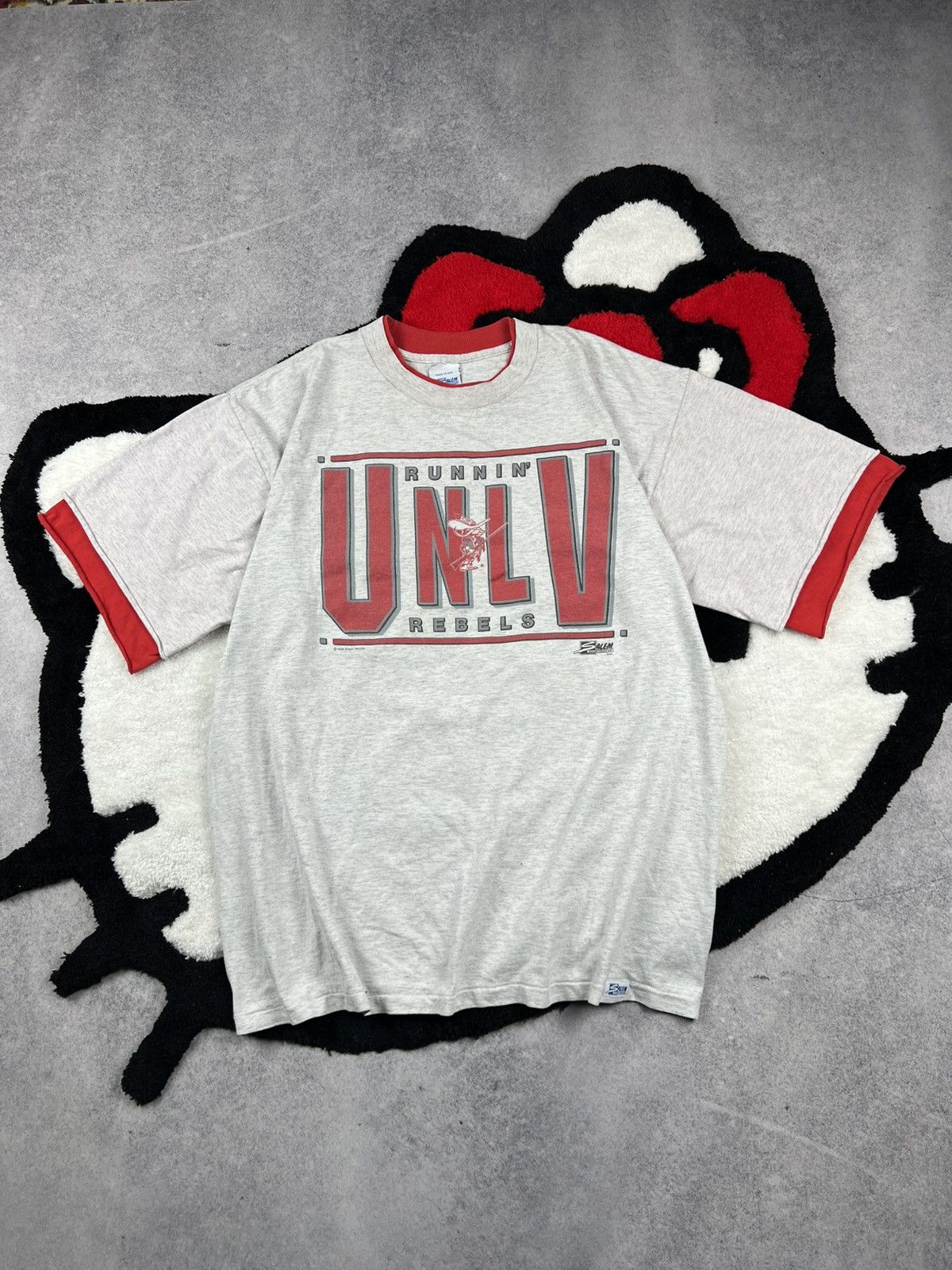 Vintage UNLV Rebels 1990 Salem Basketball Faded Y2K Tee