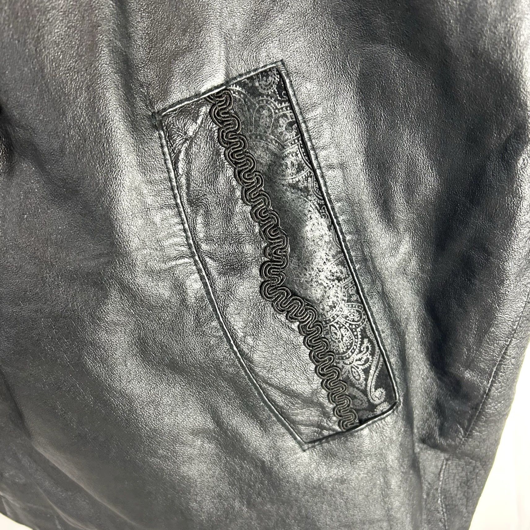 Vintage VINTAGE Global Identity G III Black Leather Jacket Coat Hood Embroidered Paisley Med Womens Overcoat Size M / US 6-8 / IT 42-44 - 7 Thumbnail