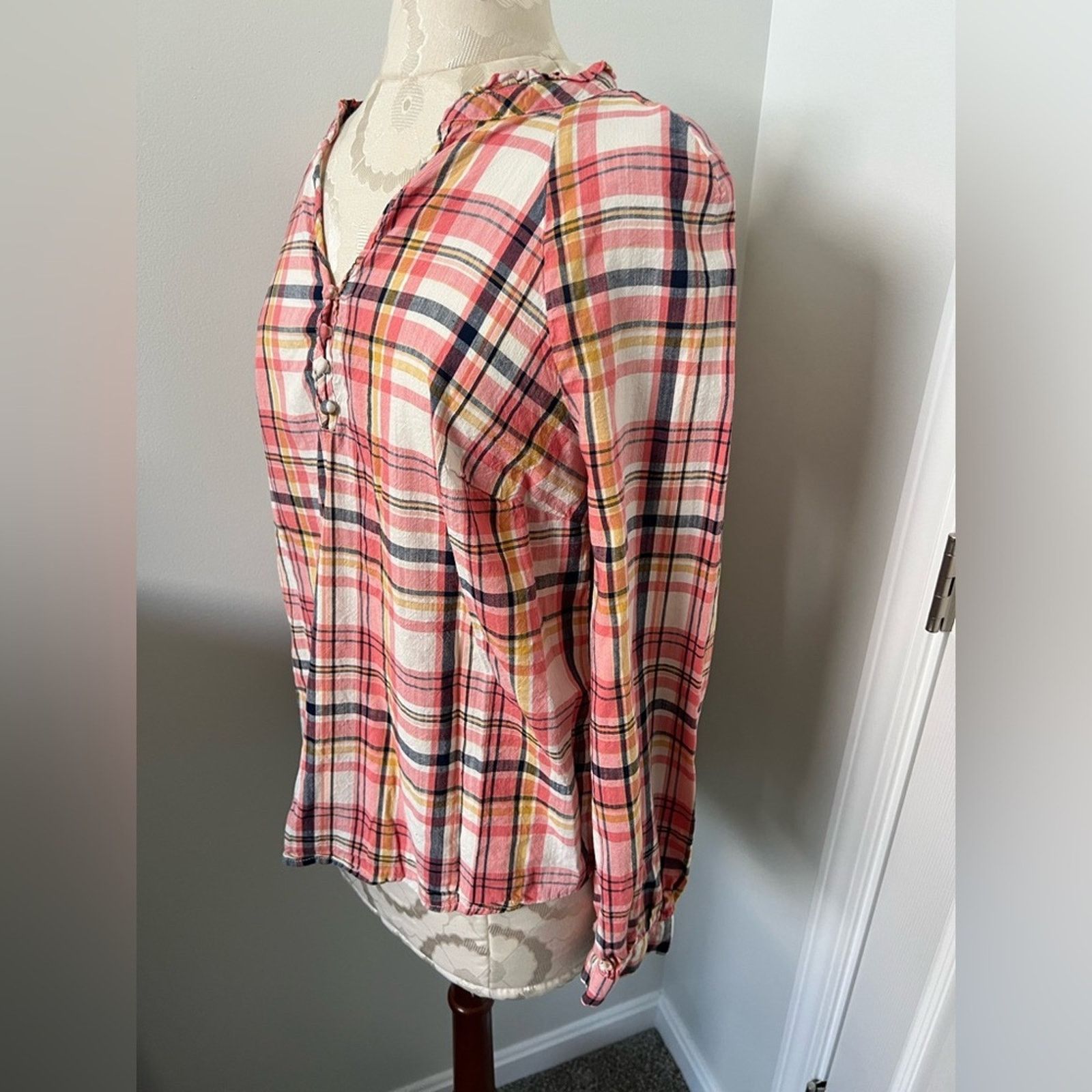 St. Johns Bay St. John’s Bay Plaid Long Sleeve V-Neck Top Small Size S / US 4 / IT 40 - 2 Thumbnail