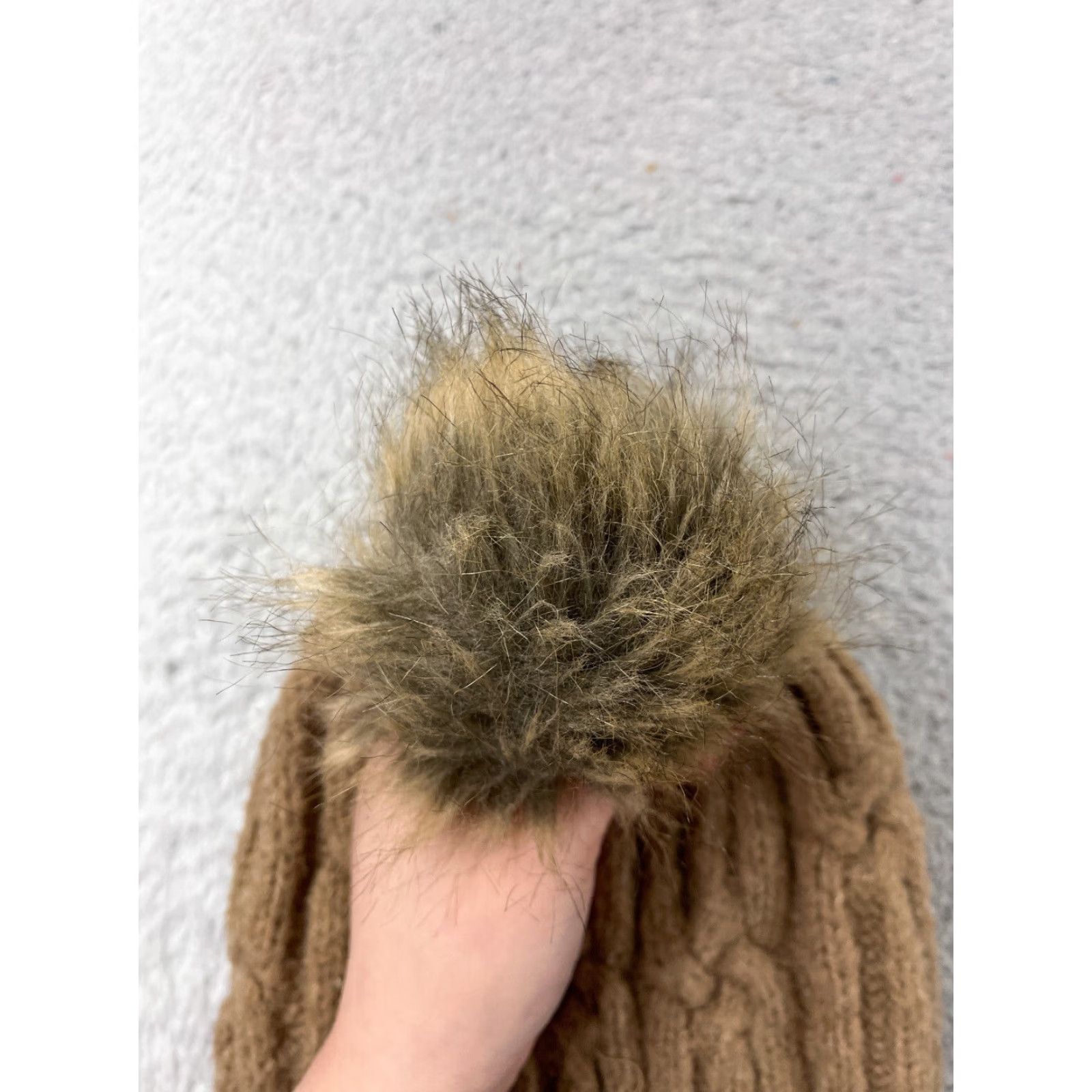 Vintage Beanie Toque Hat Womens One Size Beige Knit Acrylic Blend Faux Fur Winter Ski Pom Size ONE SIZE - 3 Thumbnail