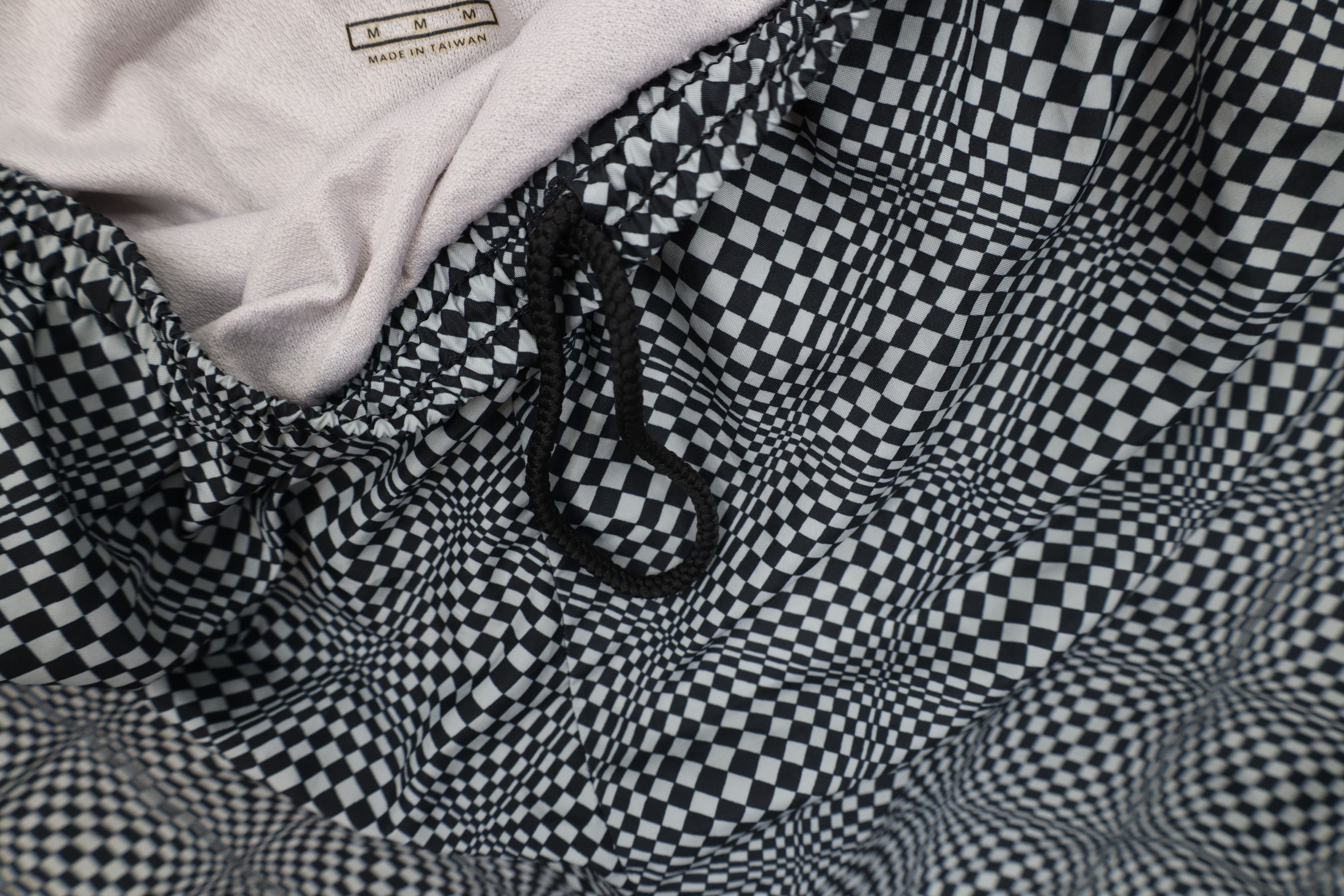 Nike Vintage 90s Nike Mini Swoosh Lined Running Shorts Trippy Size US 32 / EU 48 - 6 Thumbnail
