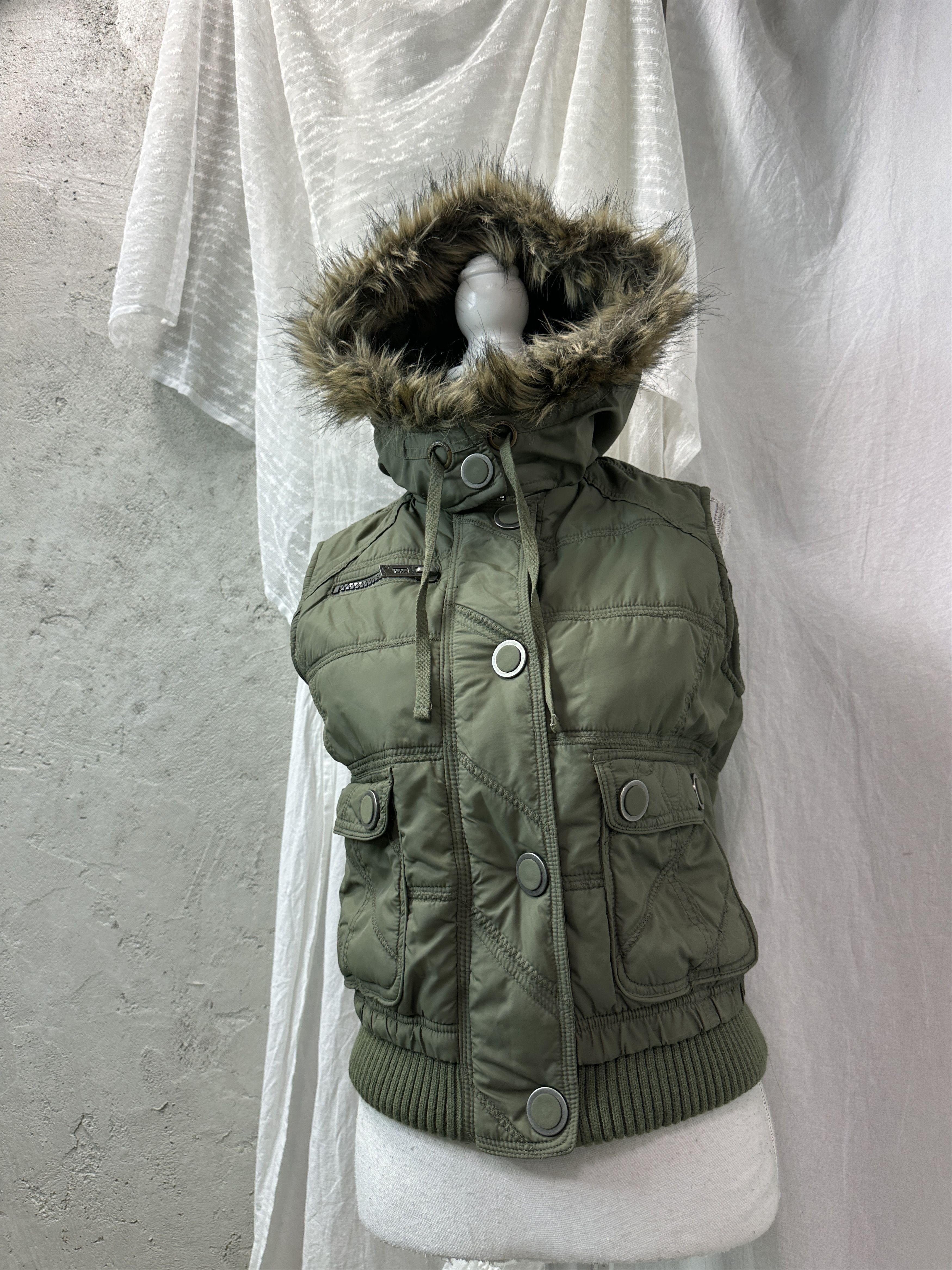 Vintage Vintage Puffer Hooded Fitted Down Vest Y2K Size M / US 6-8 / IT 42-44 - 1 Thumbnail