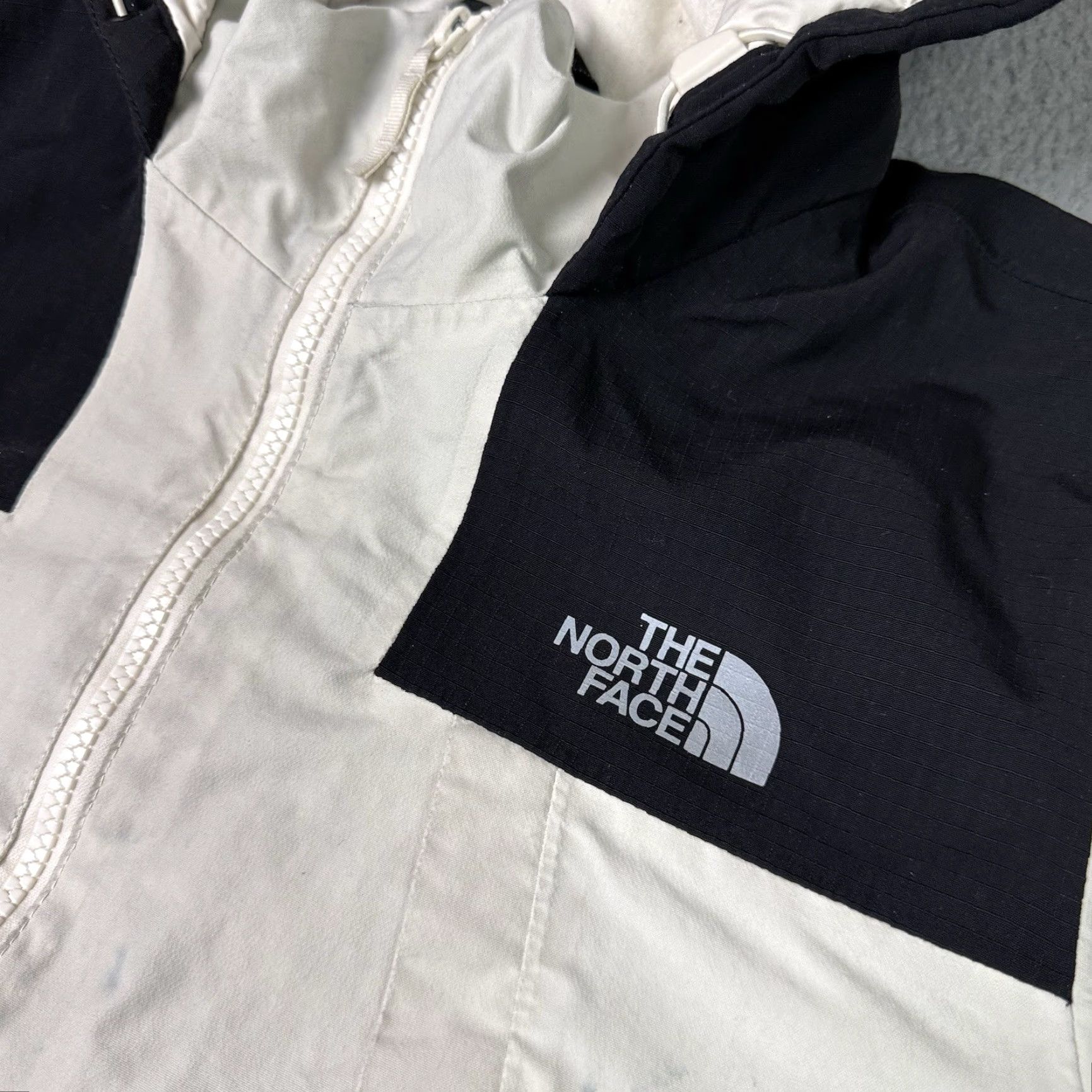 The North Face The North Face Gabby Parka Coat Women XL White Antique White Insulated Hooded Pockets Zipped Pockets Logo Regular Size Outdoor Winter Size XL / US 12-14 / IT 48-50 - 3 Thumbnail