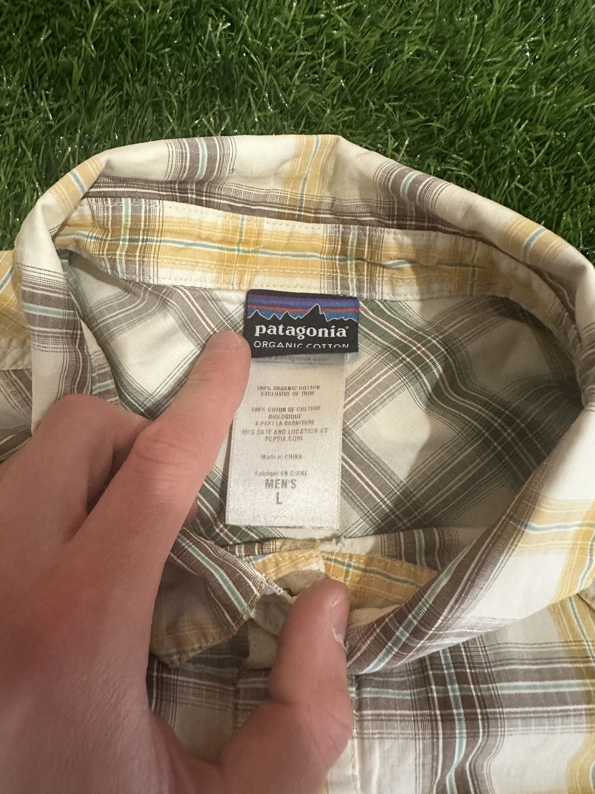 Patagonia Patagonia outdoors collared longsleeve size L Size US L / EU 52-54 / 3 - 3 Thumbnail