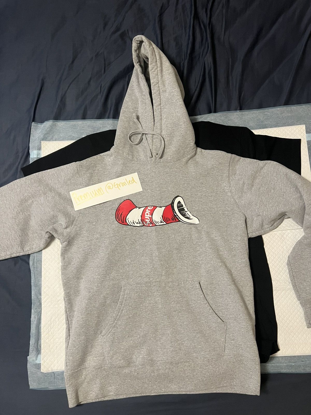 PREOWNED F/W 18 SUPREME CAT IN THE HAT HOODIE GREY SIZE hot M LARGE BOX LOGO