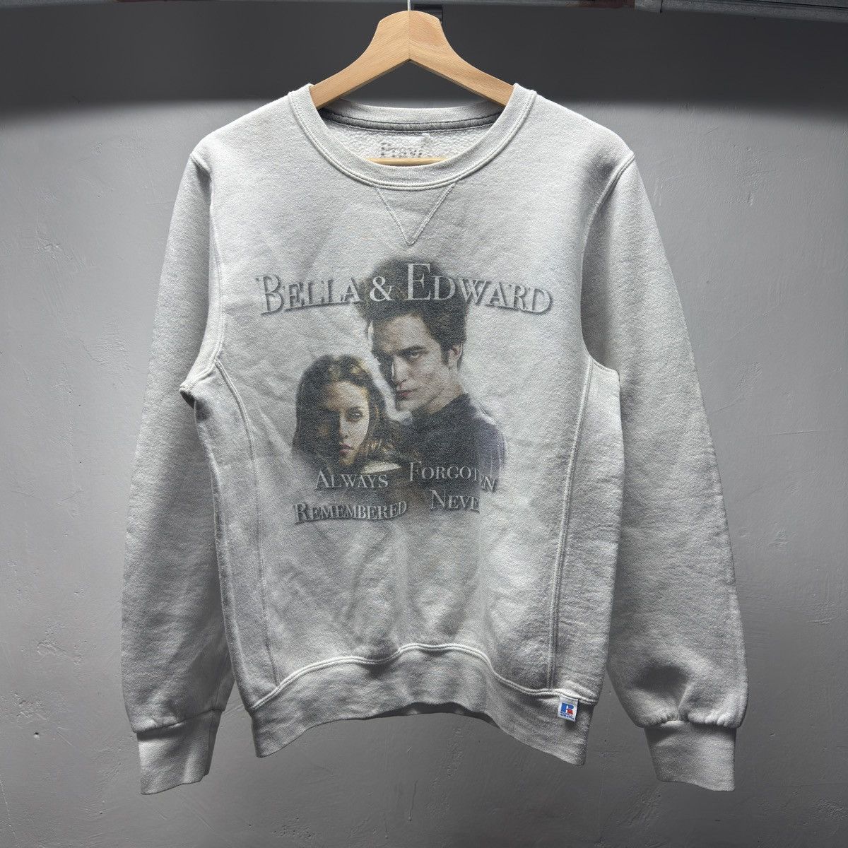 Praying Praying Bella & Edward Sweatshirt Faded Size US S / EU 44-46 / 1 - 1 Thumbnail