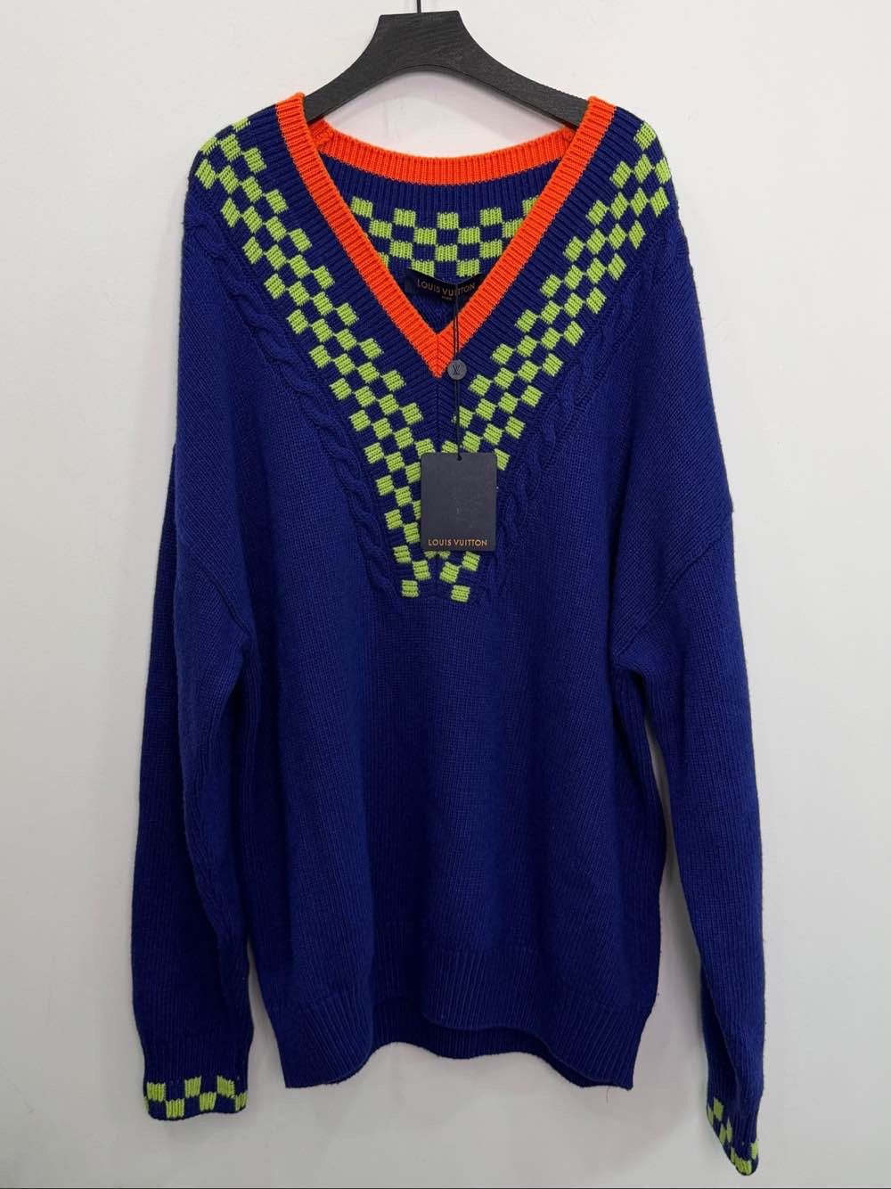 Louis Vuitton Louis Vuitton Damier V-Neck Sweater Size XXL Size US XXL / EU 58 / 5 - 1 Thumbnail