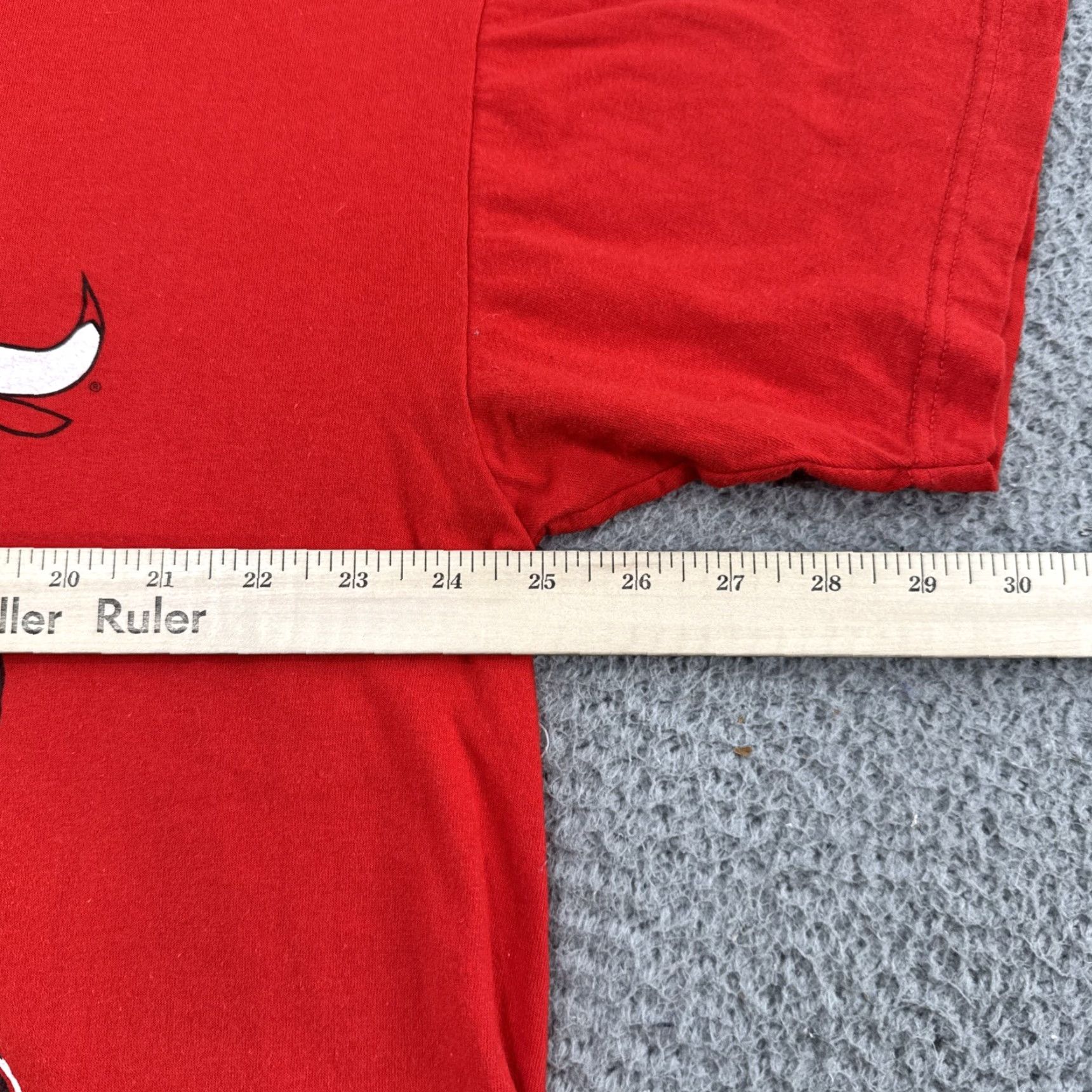 NBA VINTAGE Chicago Bulls League Leader T-Shirt Mens 1990s 90s Graphic Print Taz Red Cotton Short Sleeve Crew Neck Boxy Size L Size US L / EU 52-54 / 3 - 7 Thumbnail