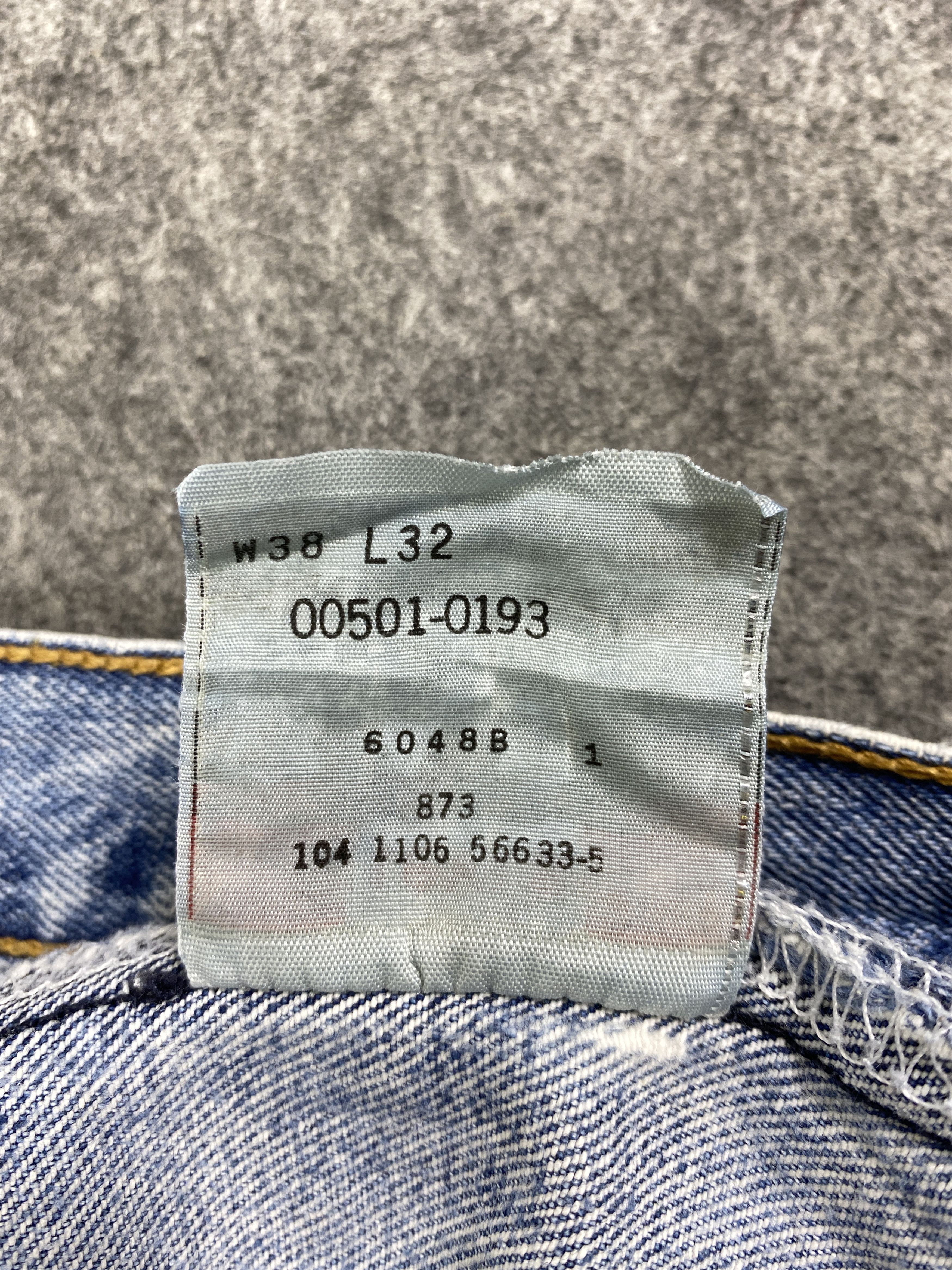 Levi's Mid Blue Vintage Levi's 501 Jeans 37x32.5 Denim -JN1563 Size US 37 - 9 Thumbnail