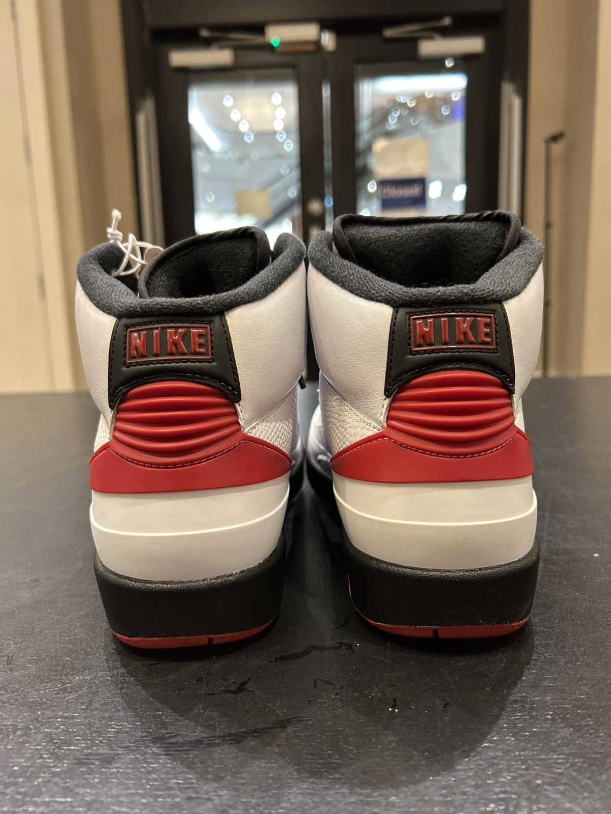 Jordan Brand Jordan 2 Retro OG ‘Chicago’ Size US 8.5 / EU 41-42 - 5 Thumbnail