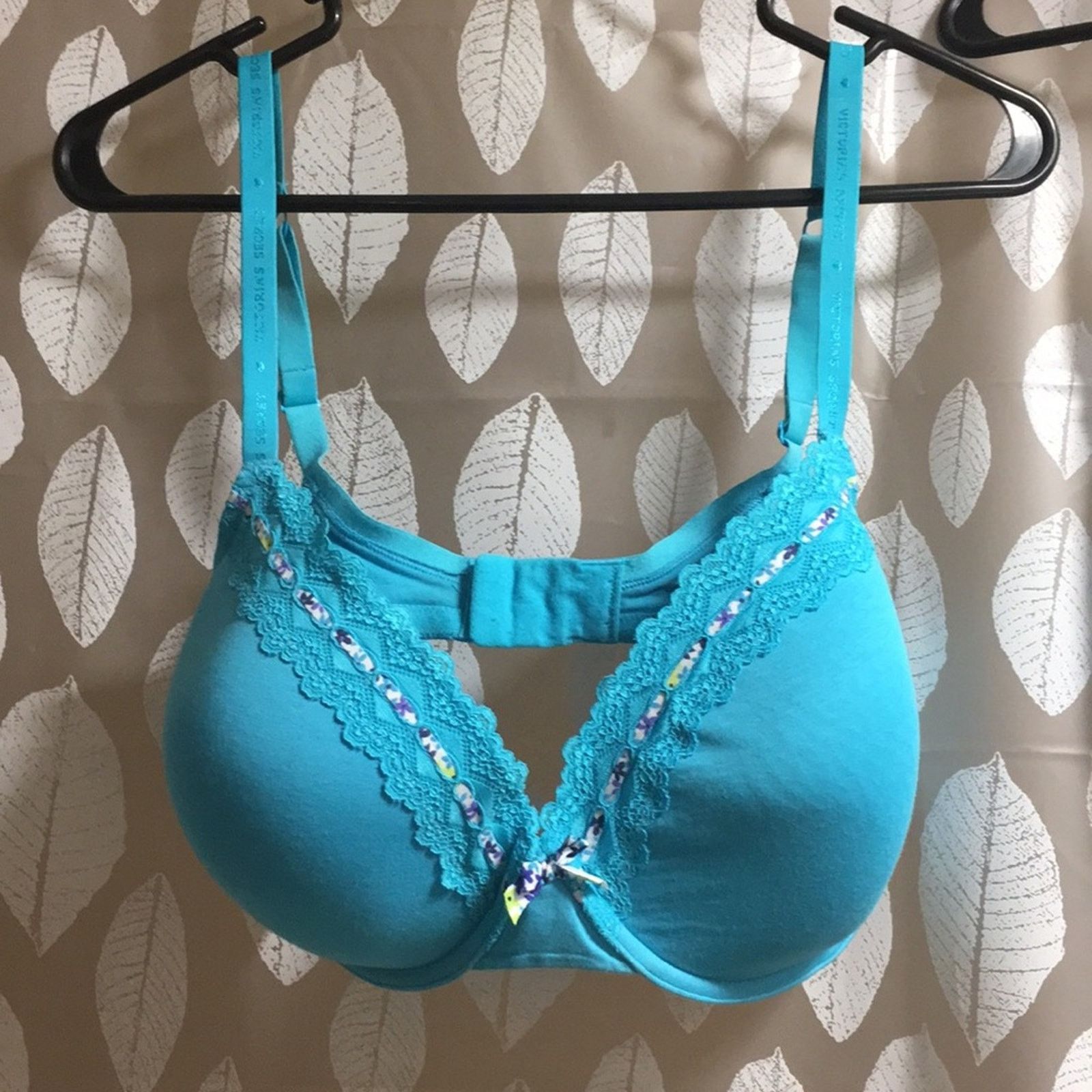 Victoria's Secret Victoria’s Secret Lined Perfect Coverage Bra Size ONE SIZE - 1 Thumbnail